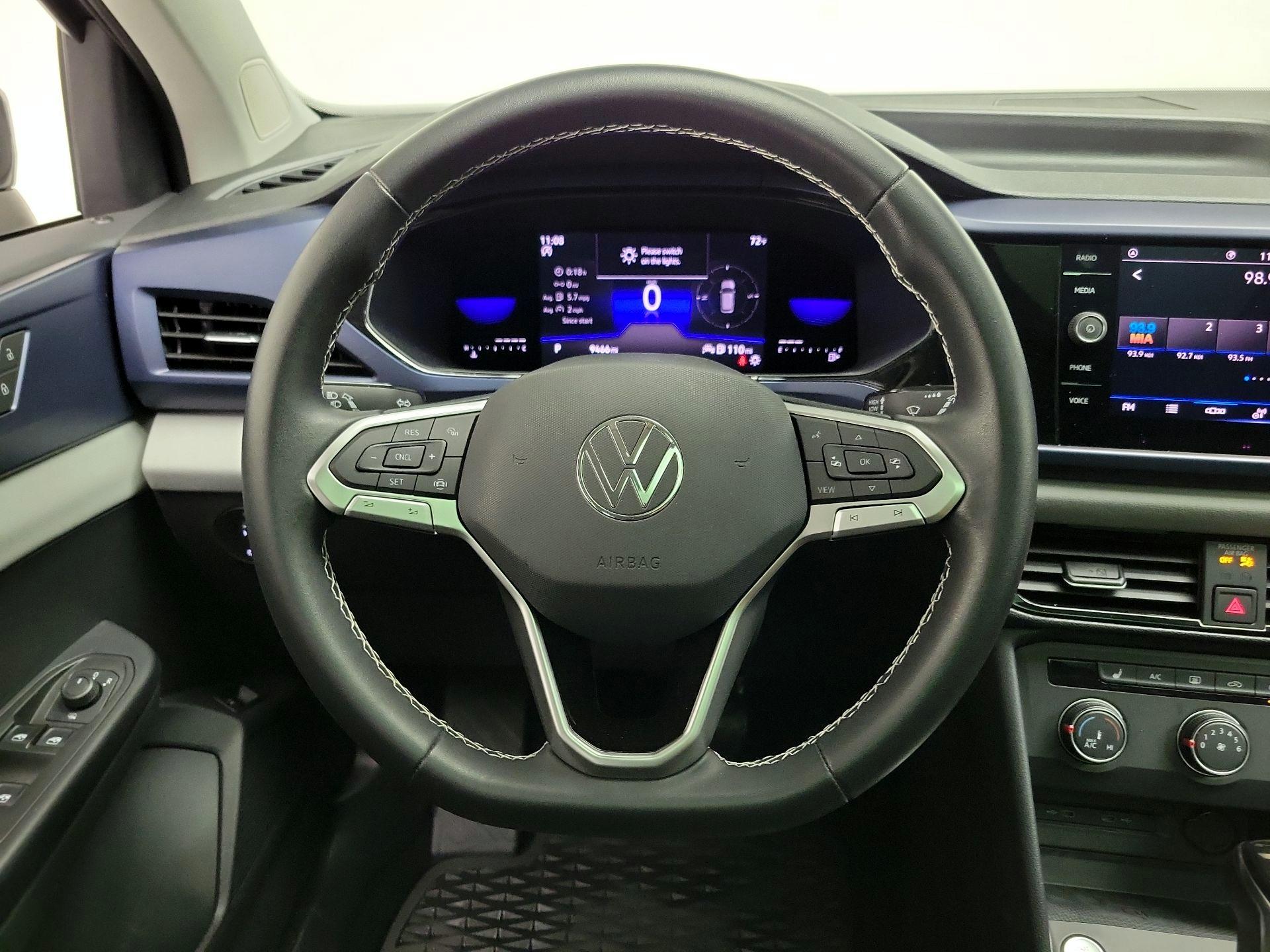 Thumbnail: 2022 Volkswagen Taos - 10