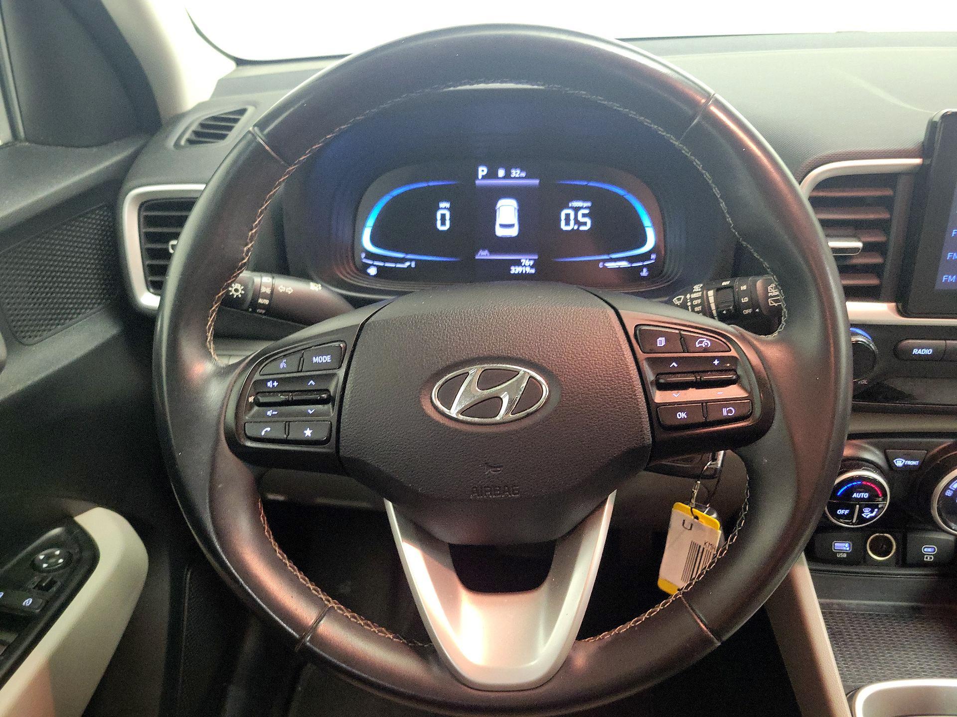 Thumbnail: 2023 Hyundai Venue - 10