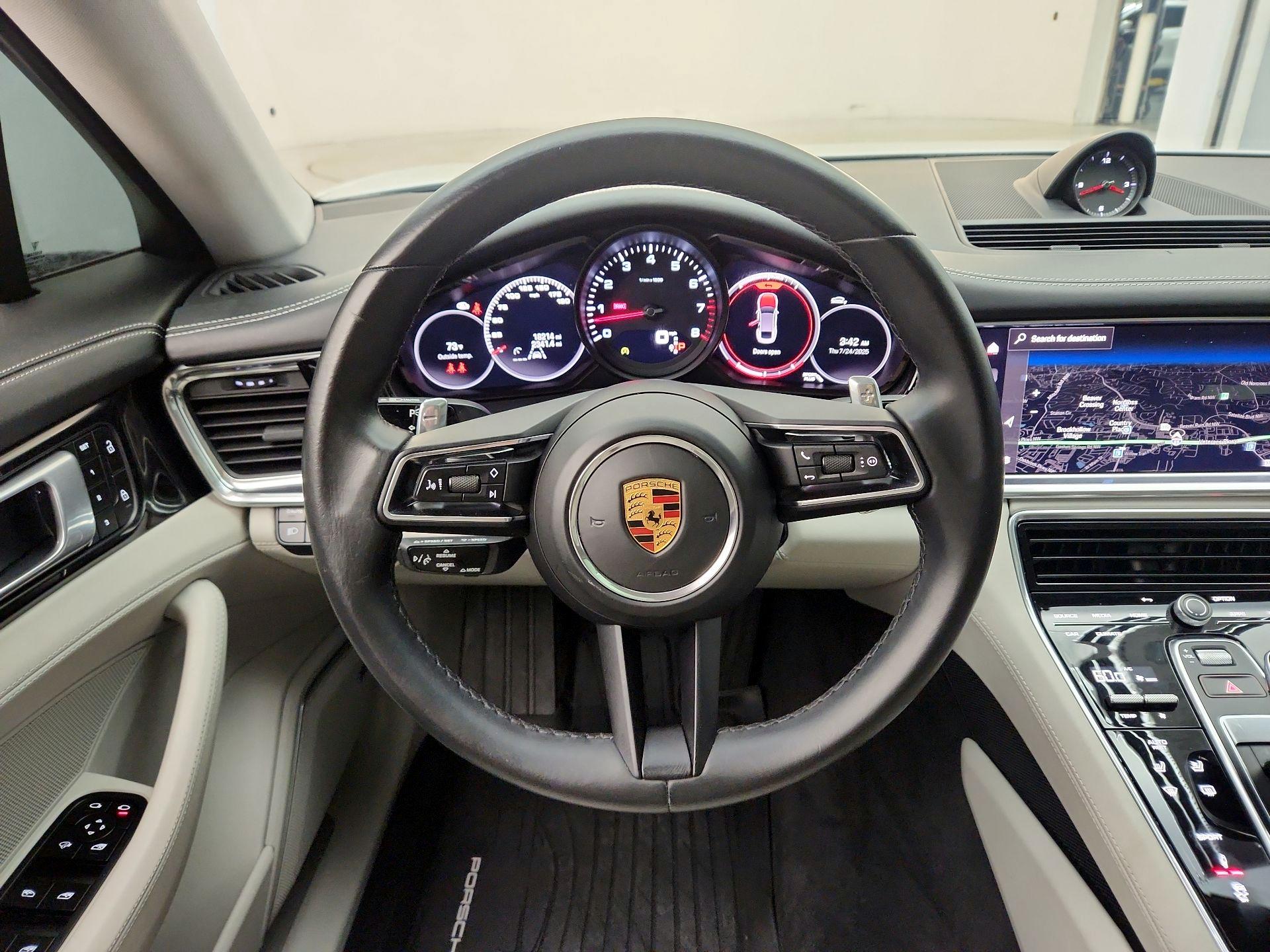 Thumbnail: 2022 Porsche Panamera - 10