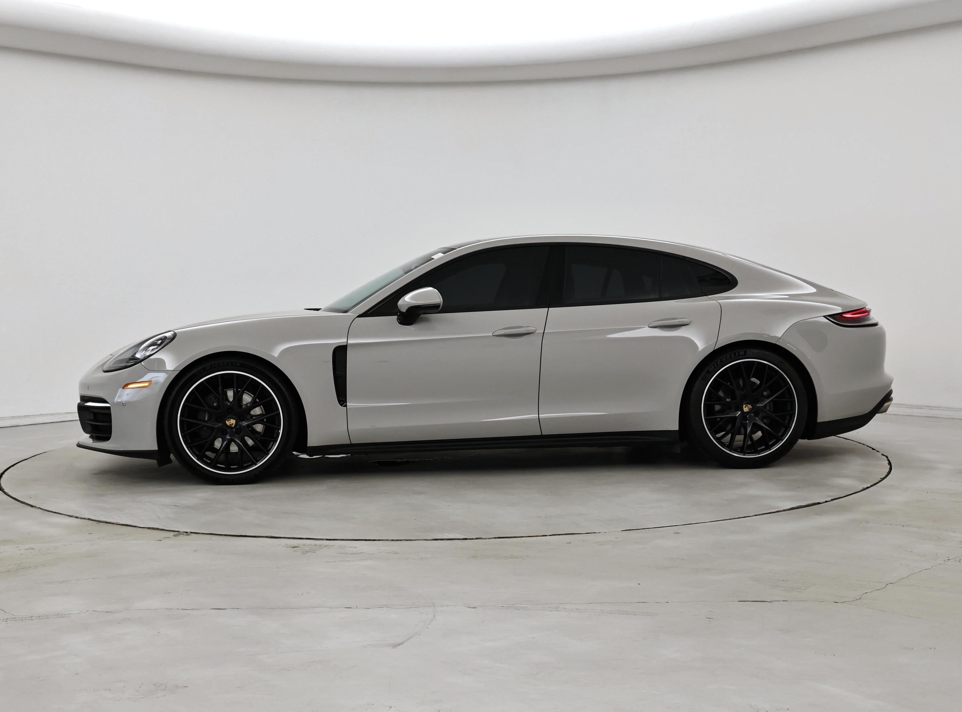 Thumbnail: 2022 Porsche Panamera - 3