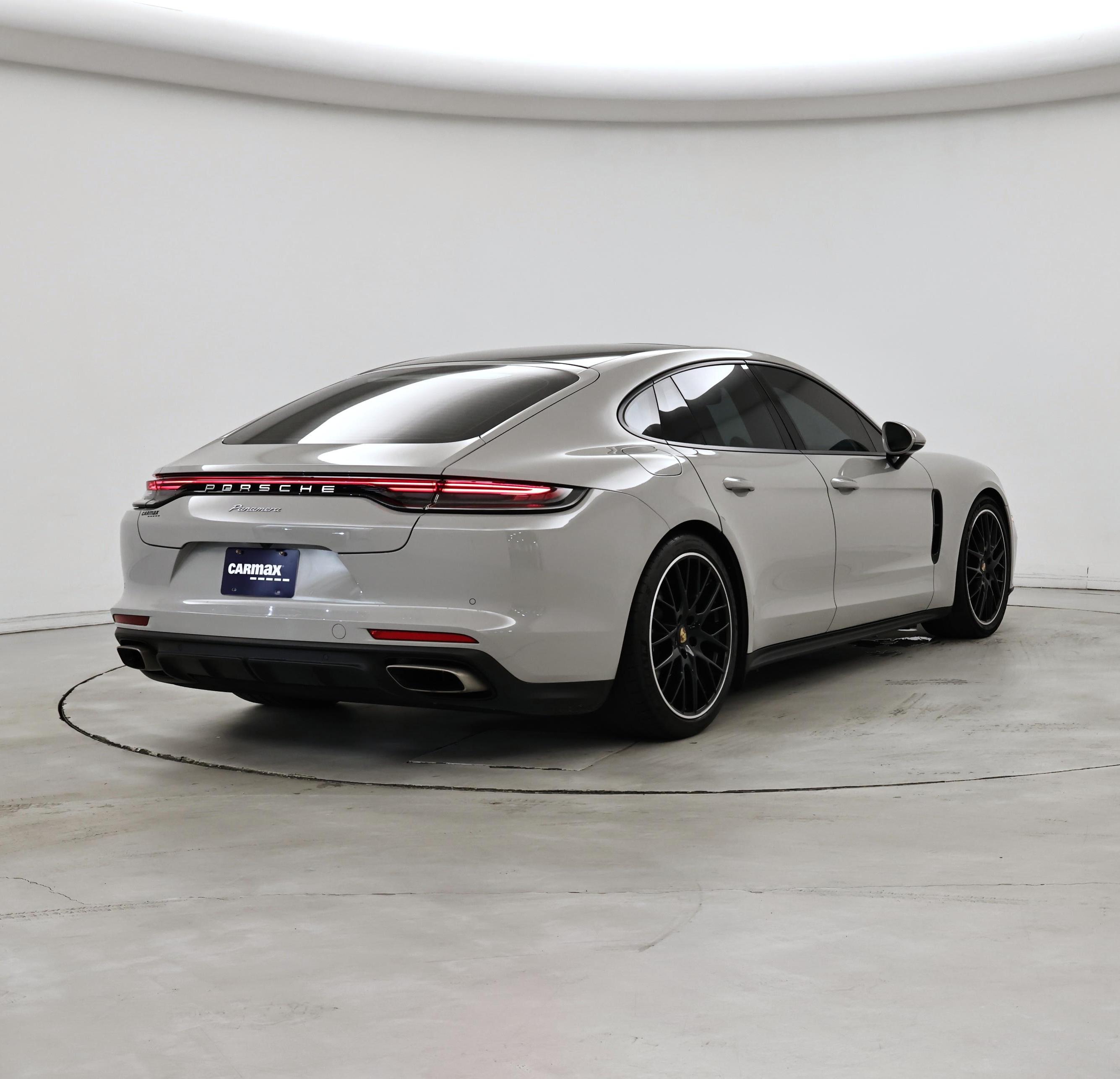 Thumbnail: 2022 Porsche Panamera - 8