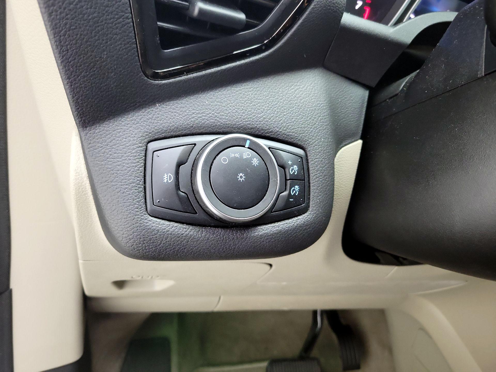 Thumbnail: 2015 Ford Escape - 13