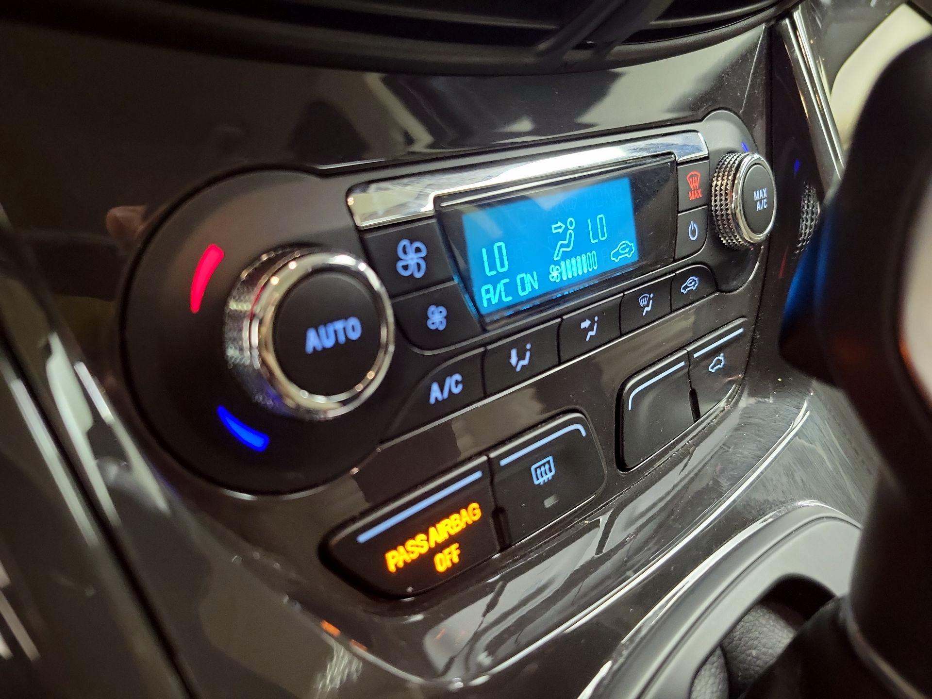 Thumbnail: 2015 Ford Escape - 16