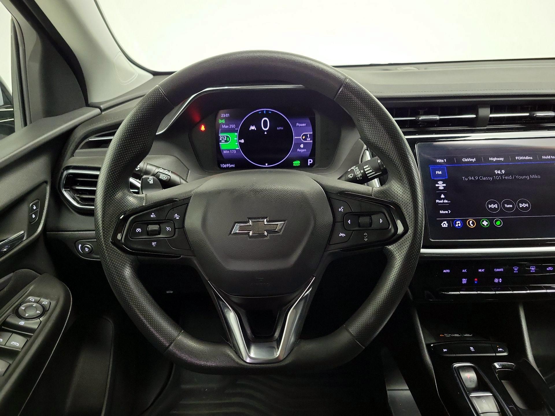 Thumbnail: 2023 Chevrolet Bolt EUV - 10