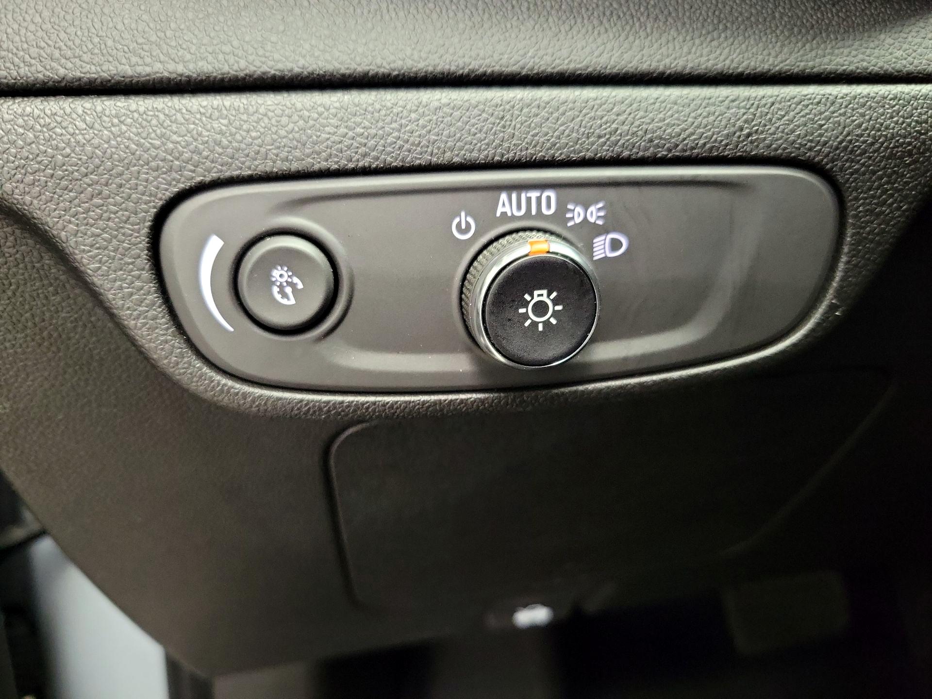 Thumbnail: 2023 Chevrolet Bolt EUV - 13