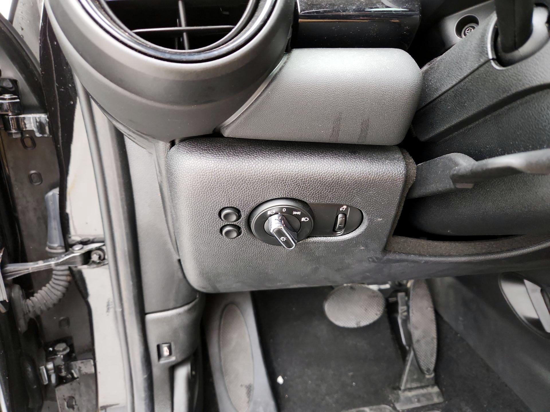 Thumbnail: 2019 MINI Cooper Hardtop - 13