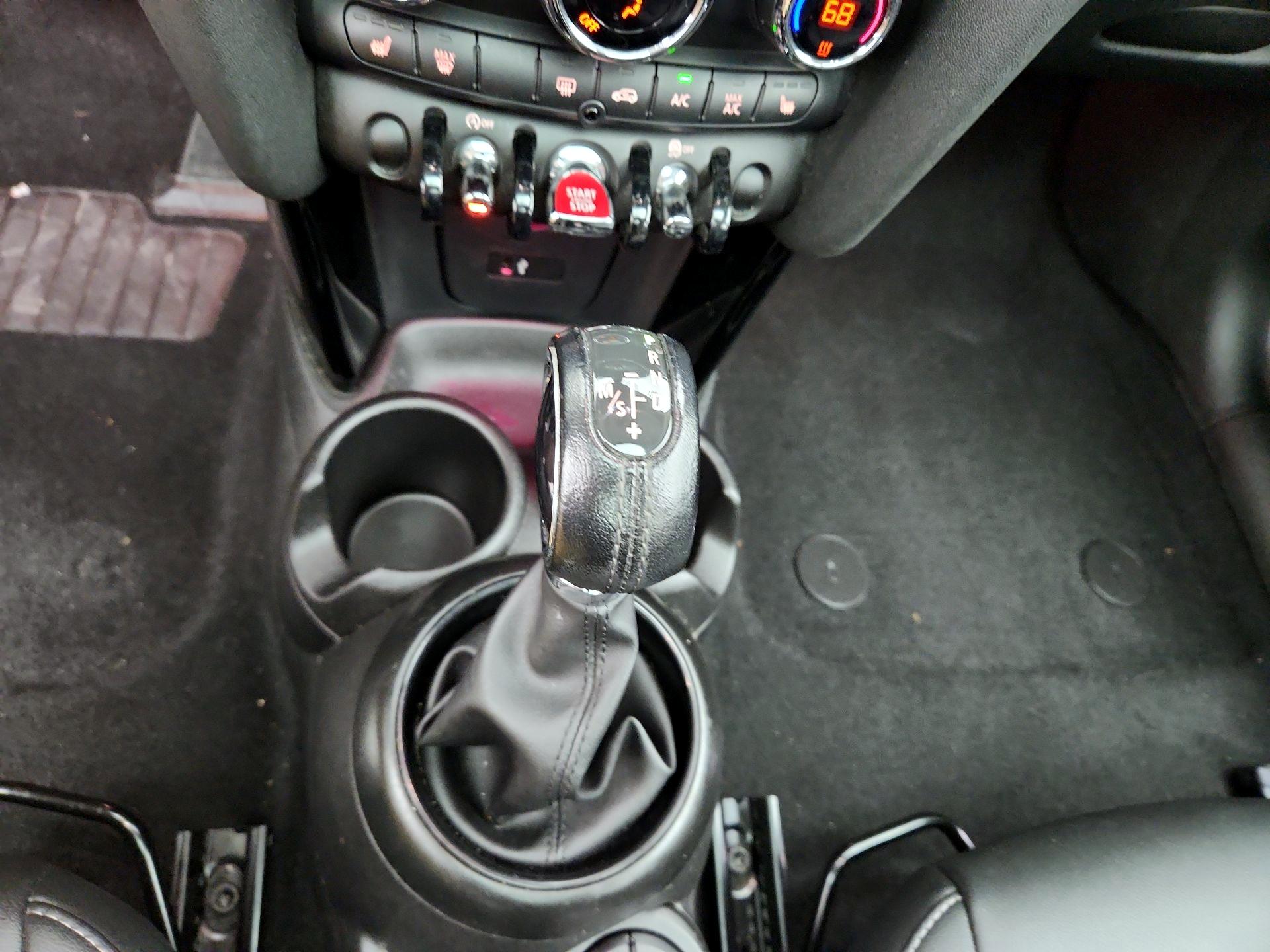 Thumbnail: 2019 MINI Cooper Hardtop - 17