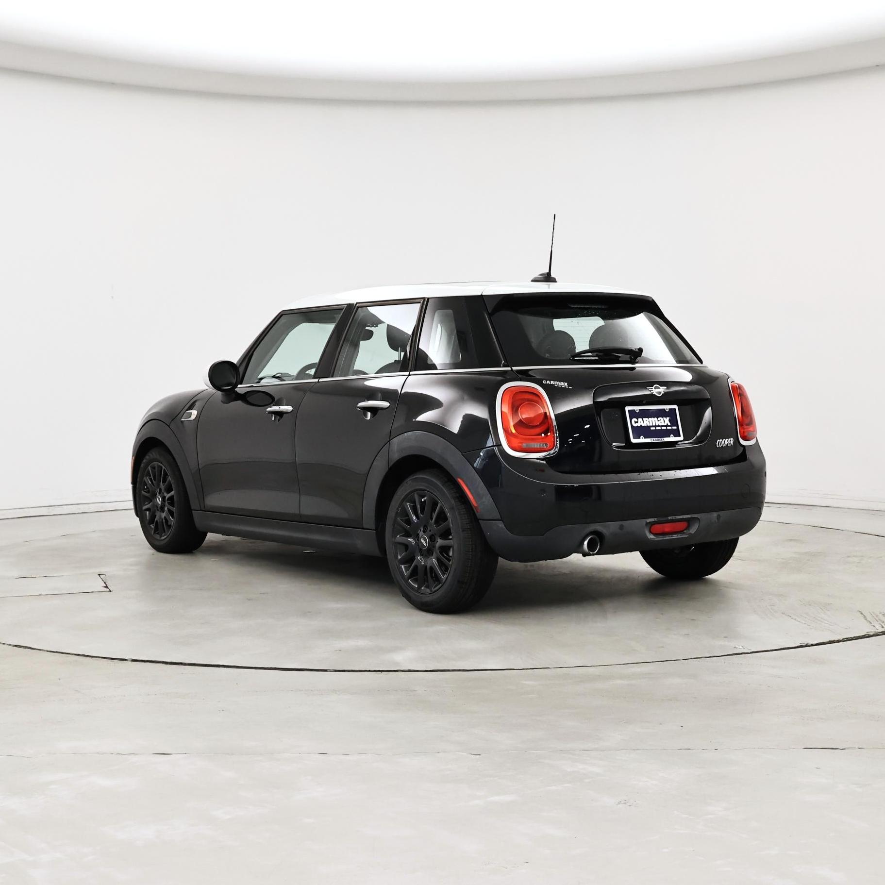 Thumbnail: 2019 MINI Cooper Hardtop - 2