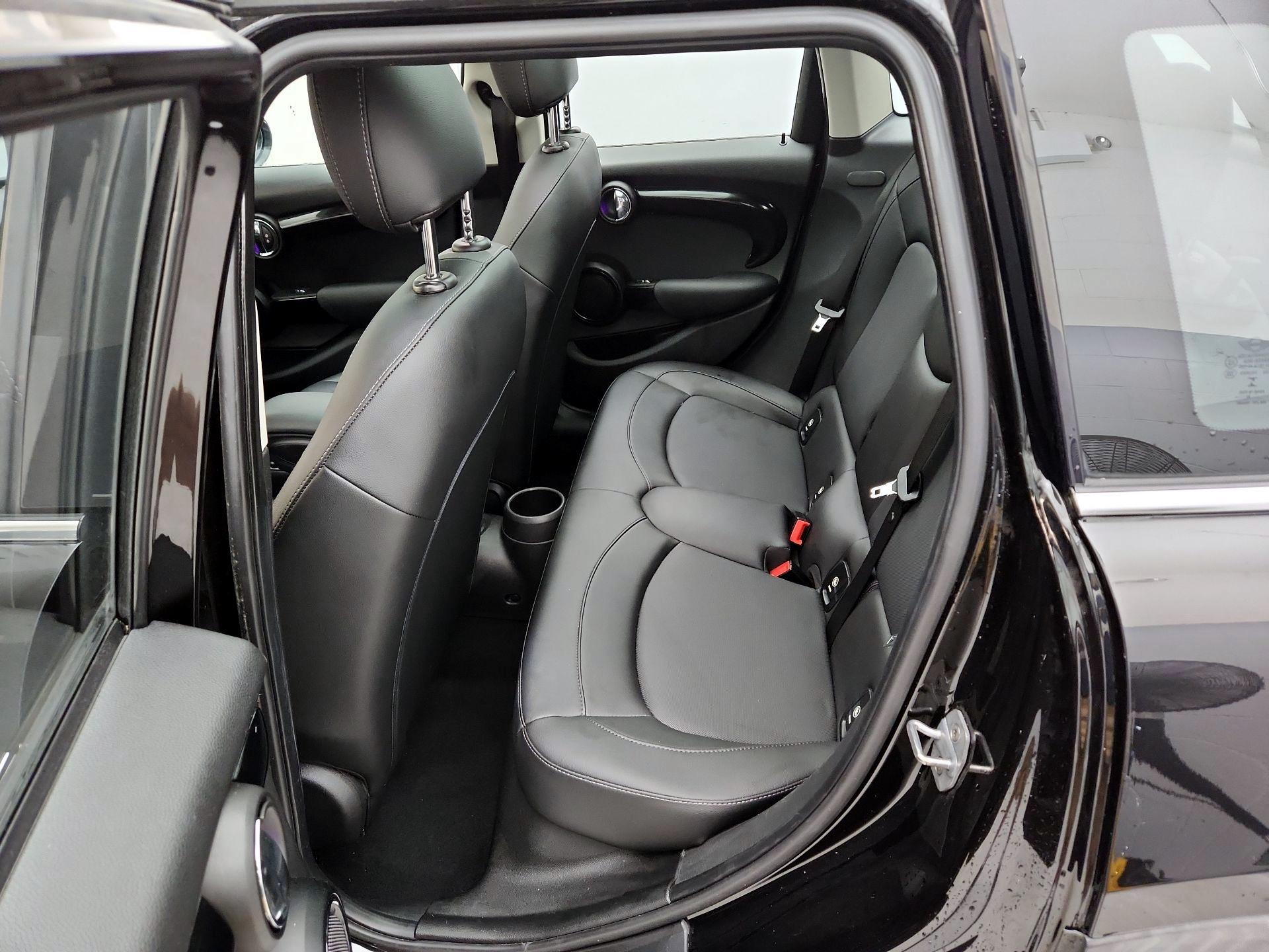 Thumbnail: 2019 MINI Cooper Hardtop - 20