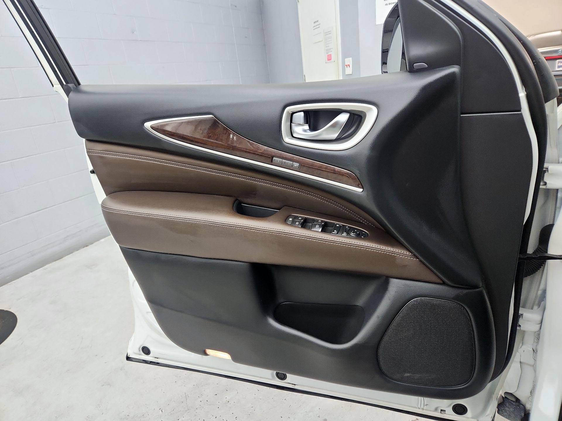 Thumbnail: 2019 INFINITI QX60 - 12