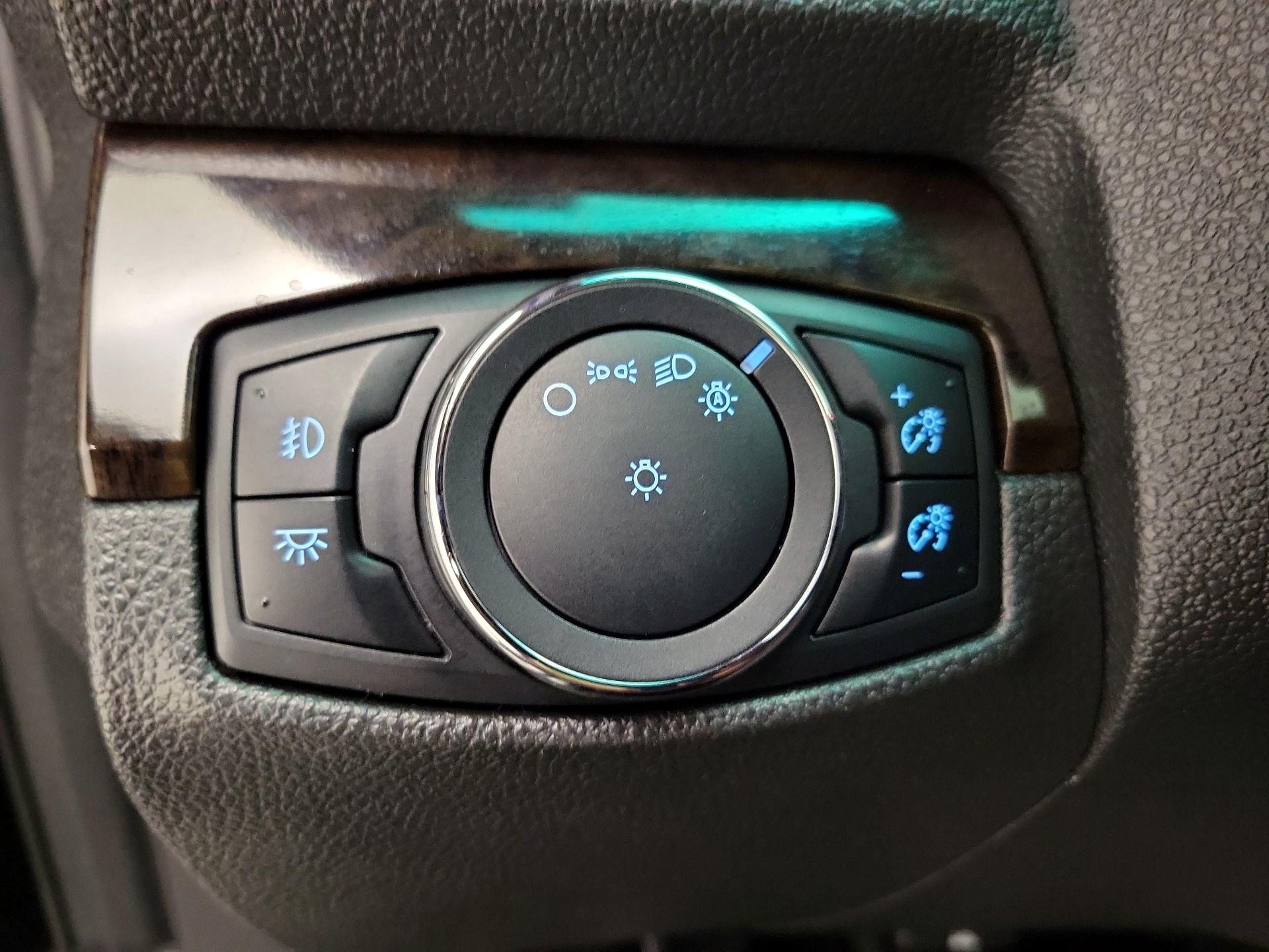 Thumbnail: 2015 Ford Explorer - 13