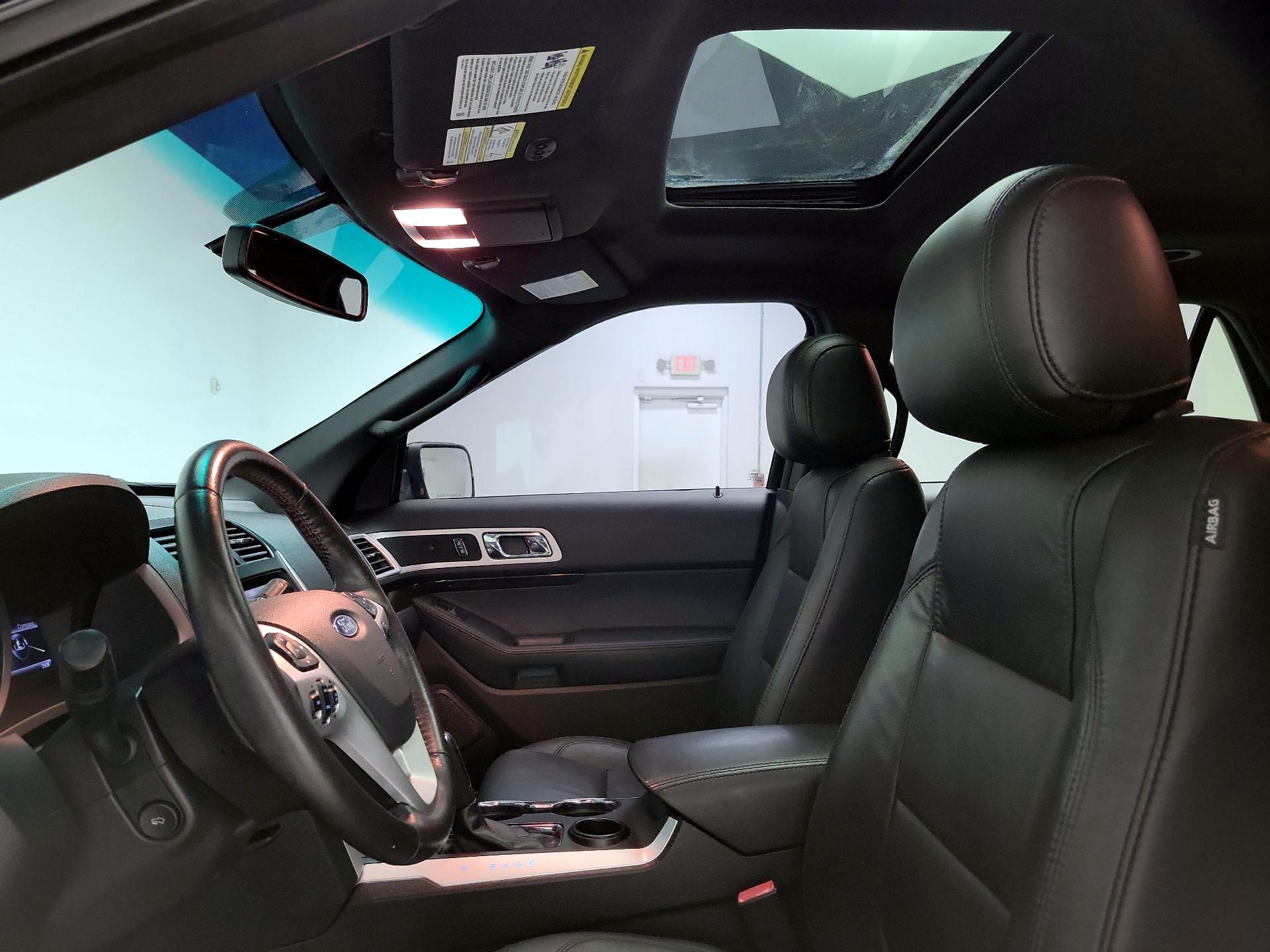 Thumbnail: 2015 Ford Explorer - 19