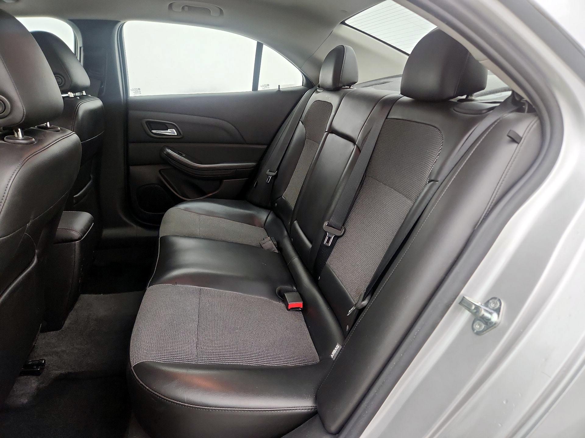Thumbnail: 2016 Chevrolet Malibu - 18