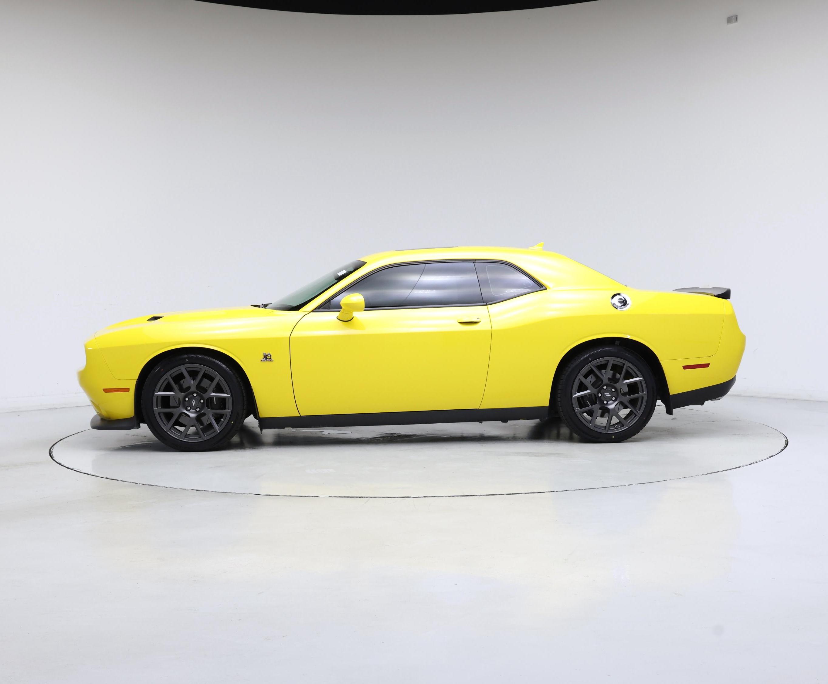Thumbnail: 2017 Dodge Challenger - 3