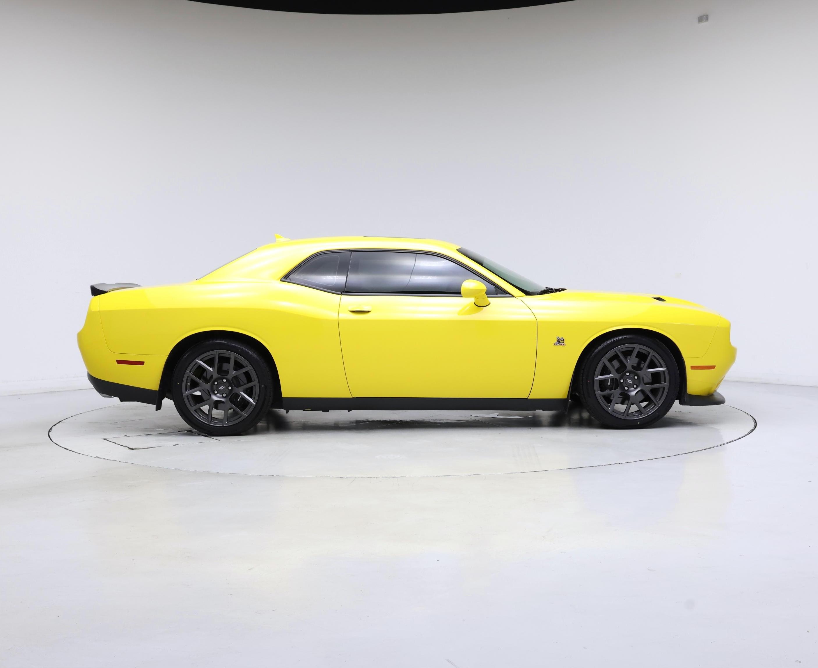 Thumbnail: 2017 Dodge Challenger - 7
