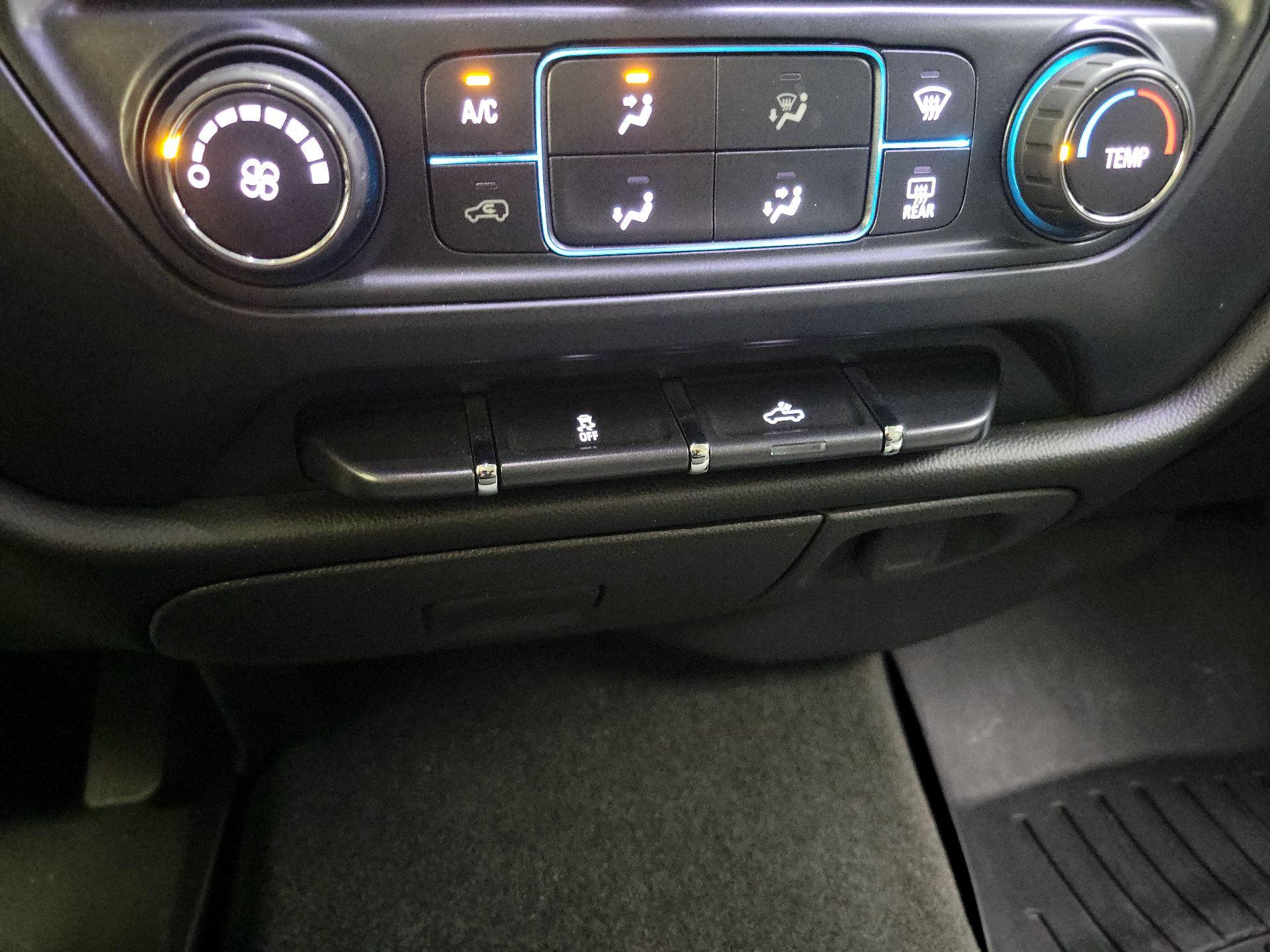 Thumbnail: 2018 Chevrolet Silverado 1500 - 16