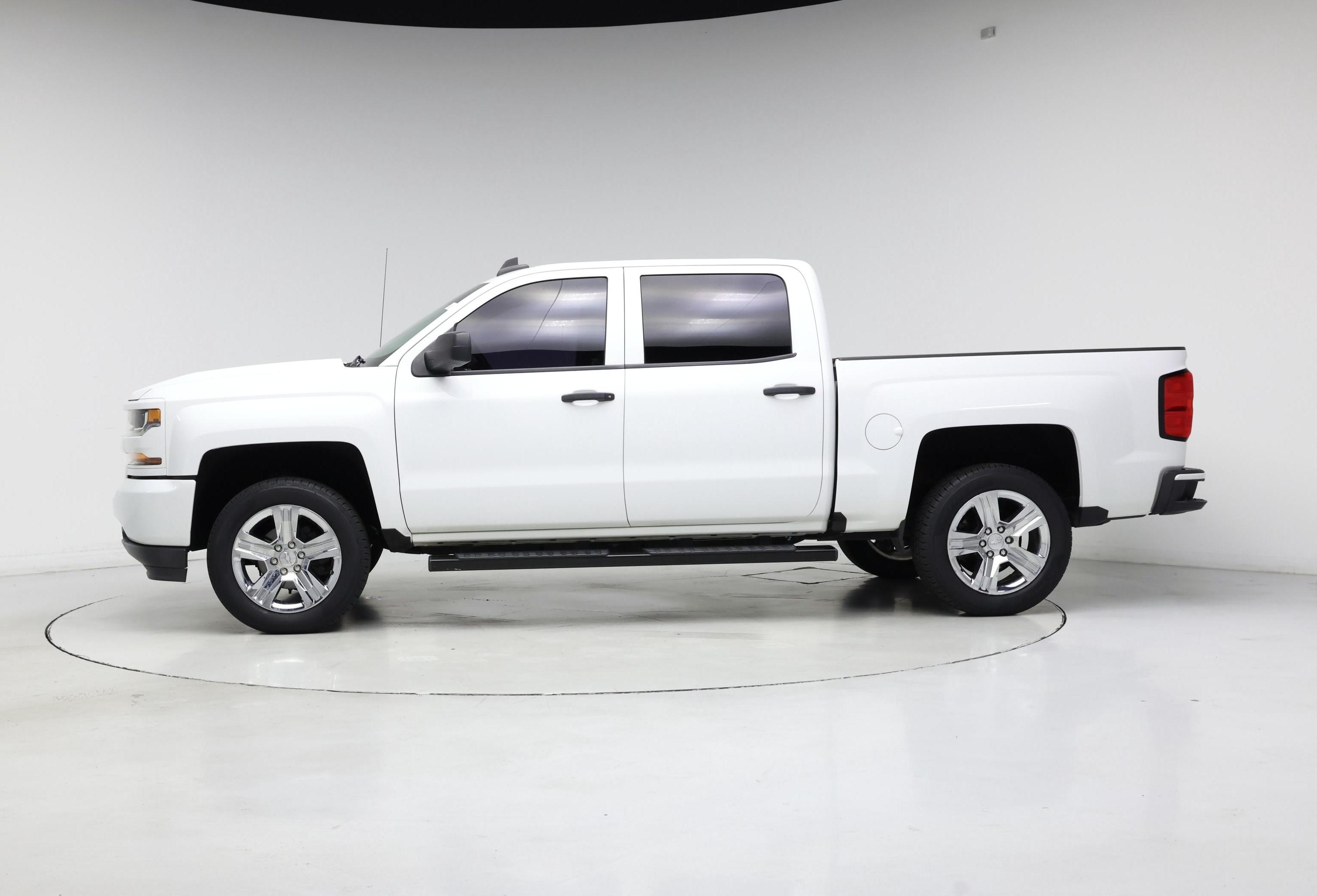 Thumbnail: 2018 Chevrolet Silverado 1500 - 3