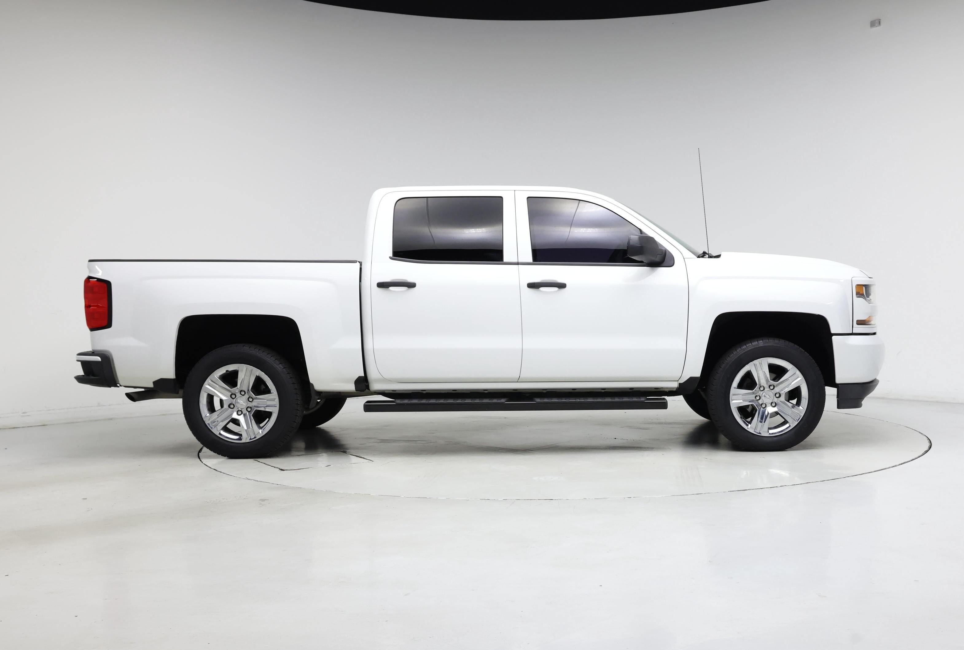 Thumbnail: 2018 Chevrolet Silverado 1500 - 7