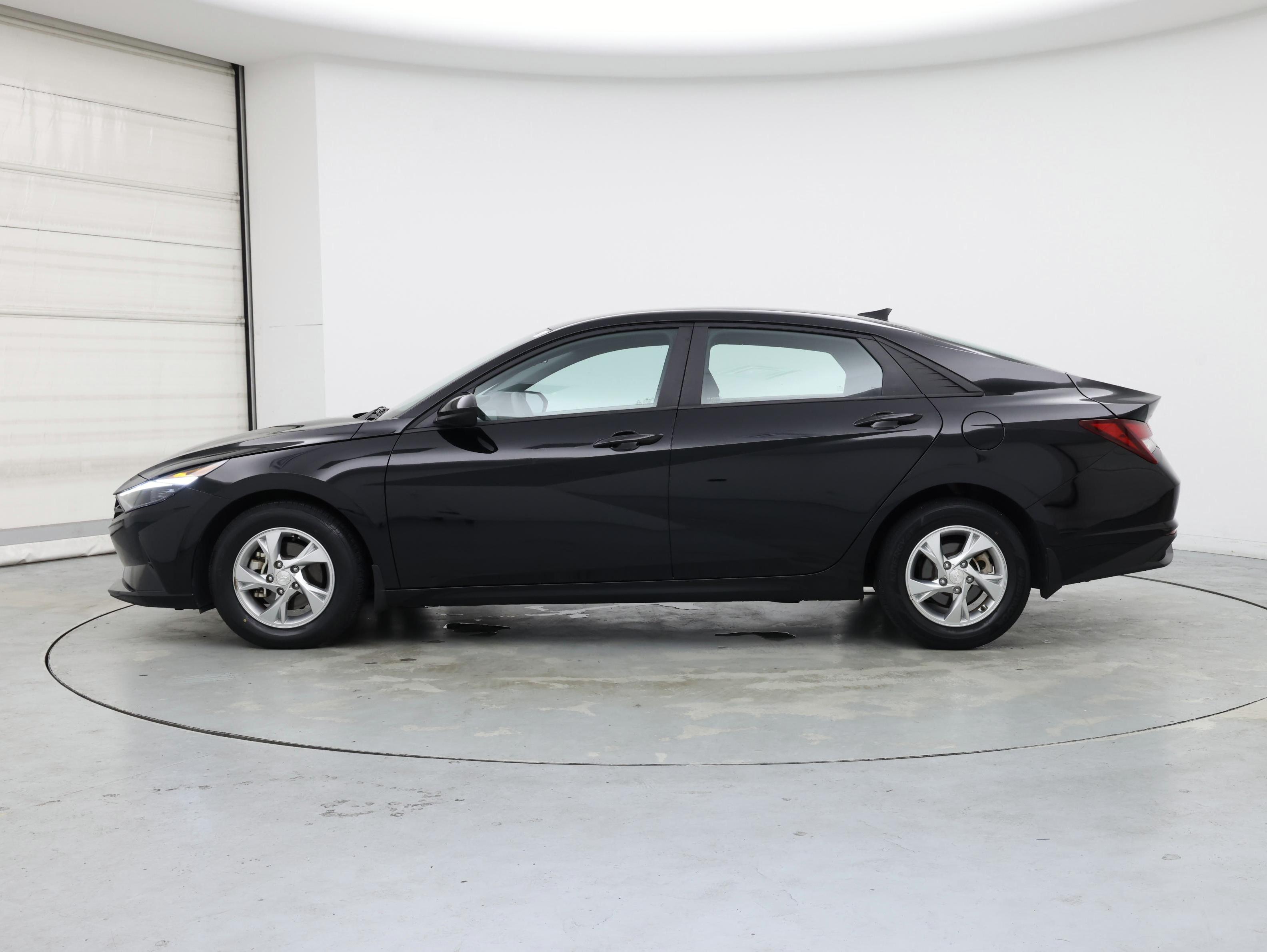 Thumbnail: 2023 Hyundai Elantra - 3