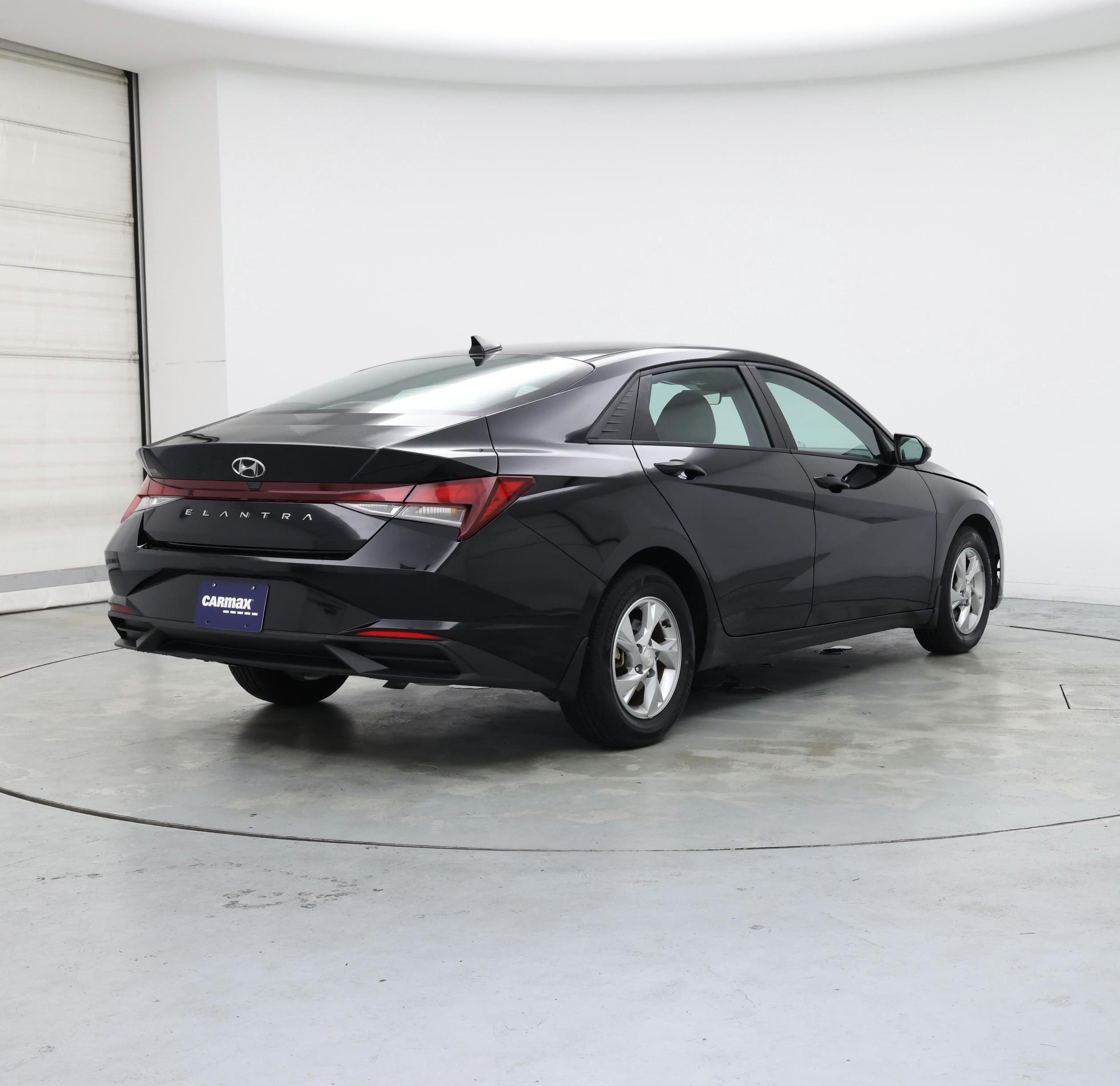 Thumbnail: 2023 Hyundai Elantra - 8