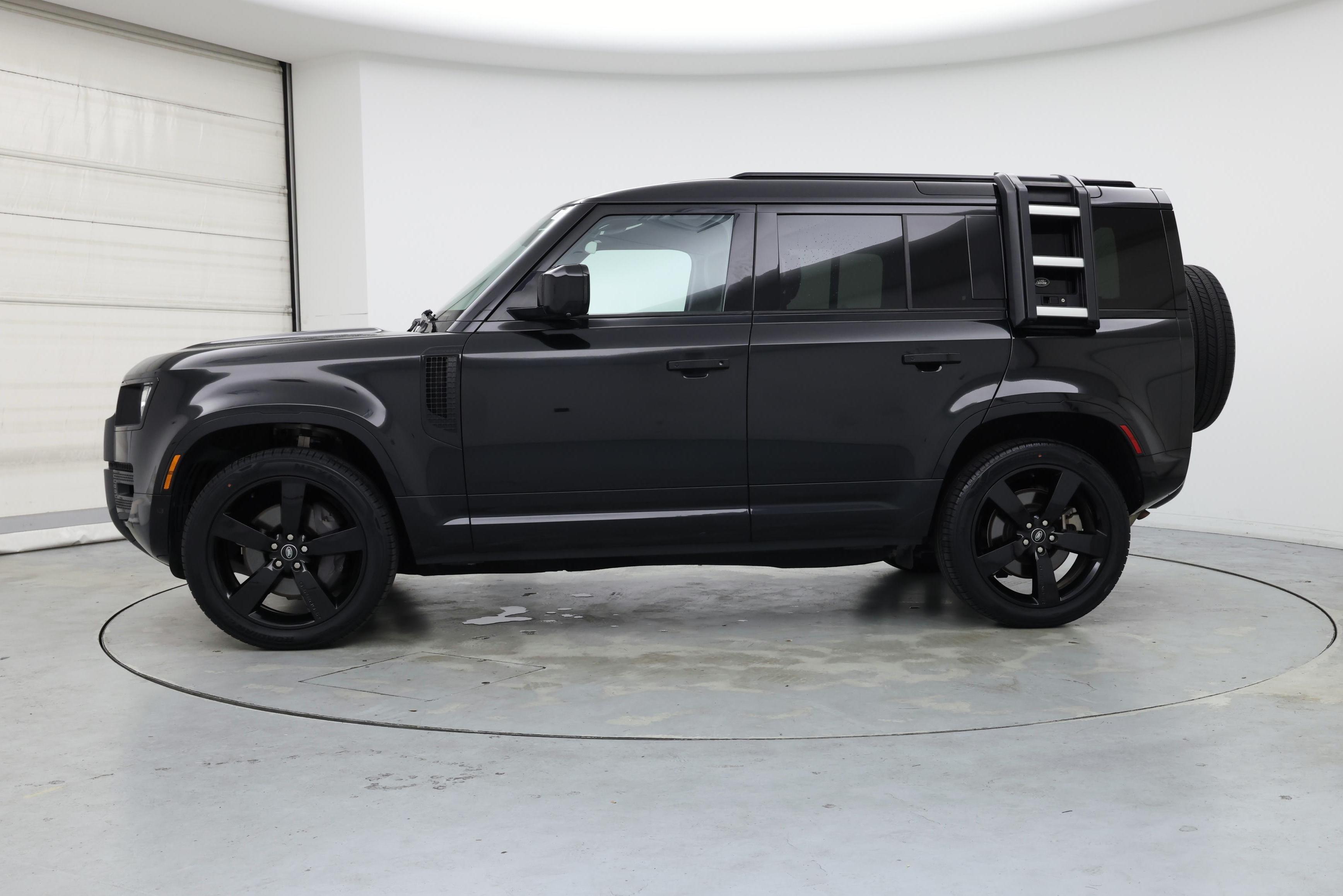 Thumbnail: 2023 Land Rover Defender - 3