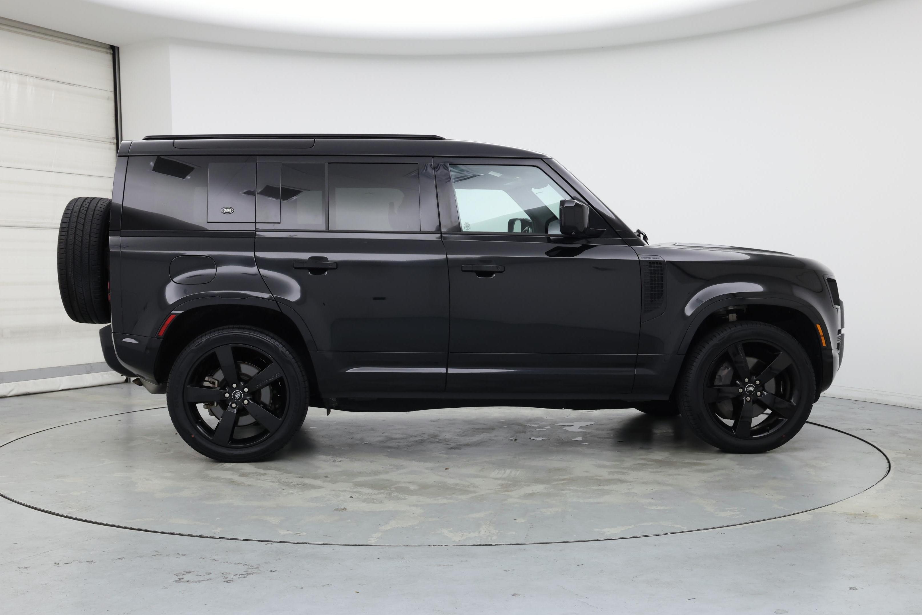 Thumbnail: 2023 Land Rover Defender - 7