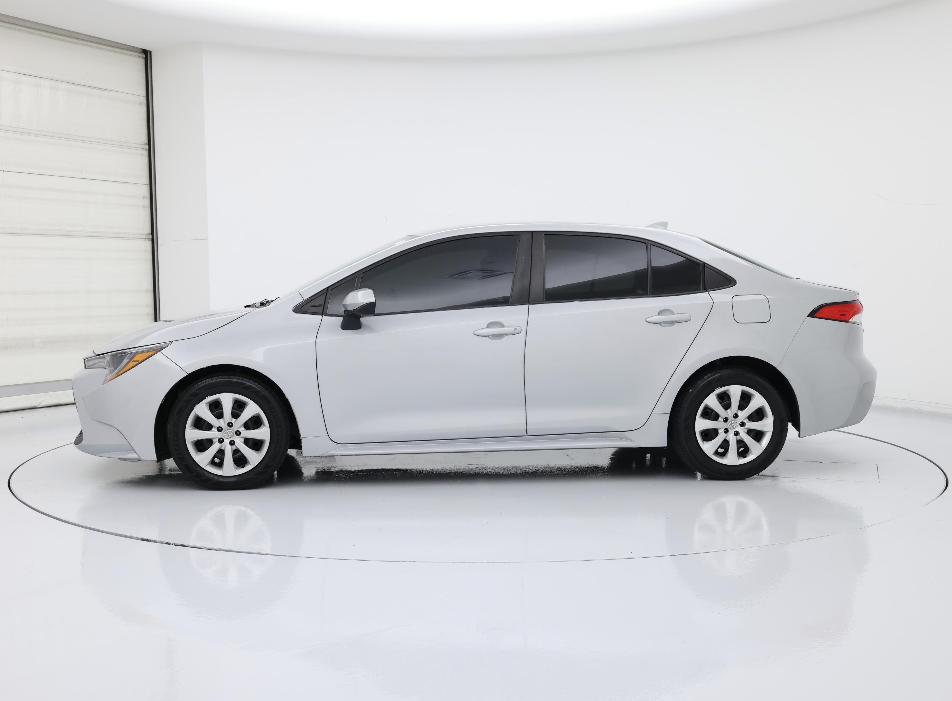 Thumbnail: 2021 Toyota Corolla - 3