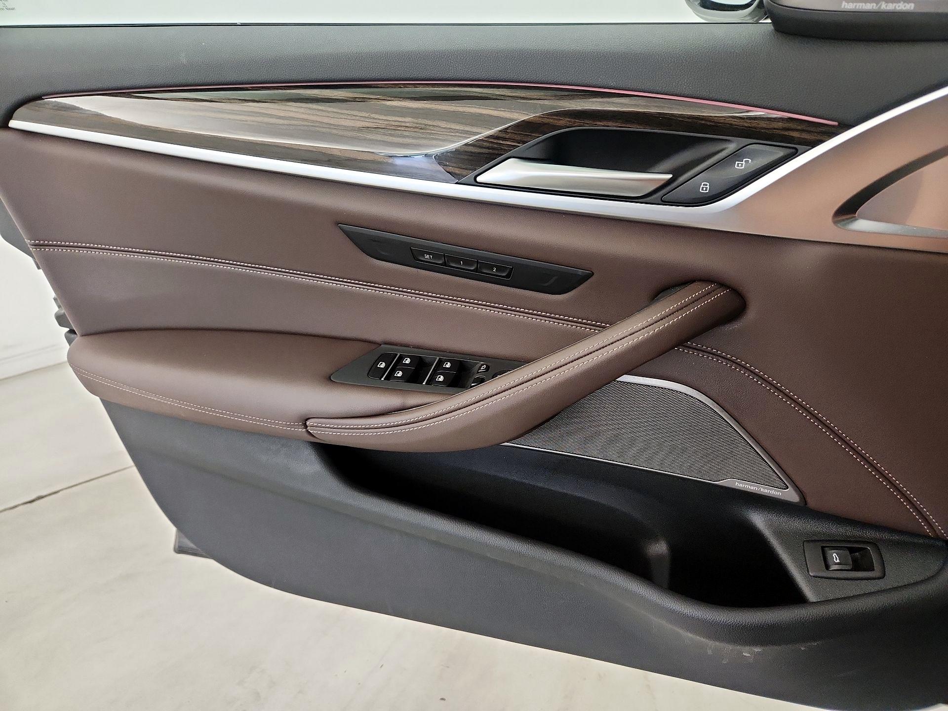Thumbnail: 2022 BMW 5 Series - 12