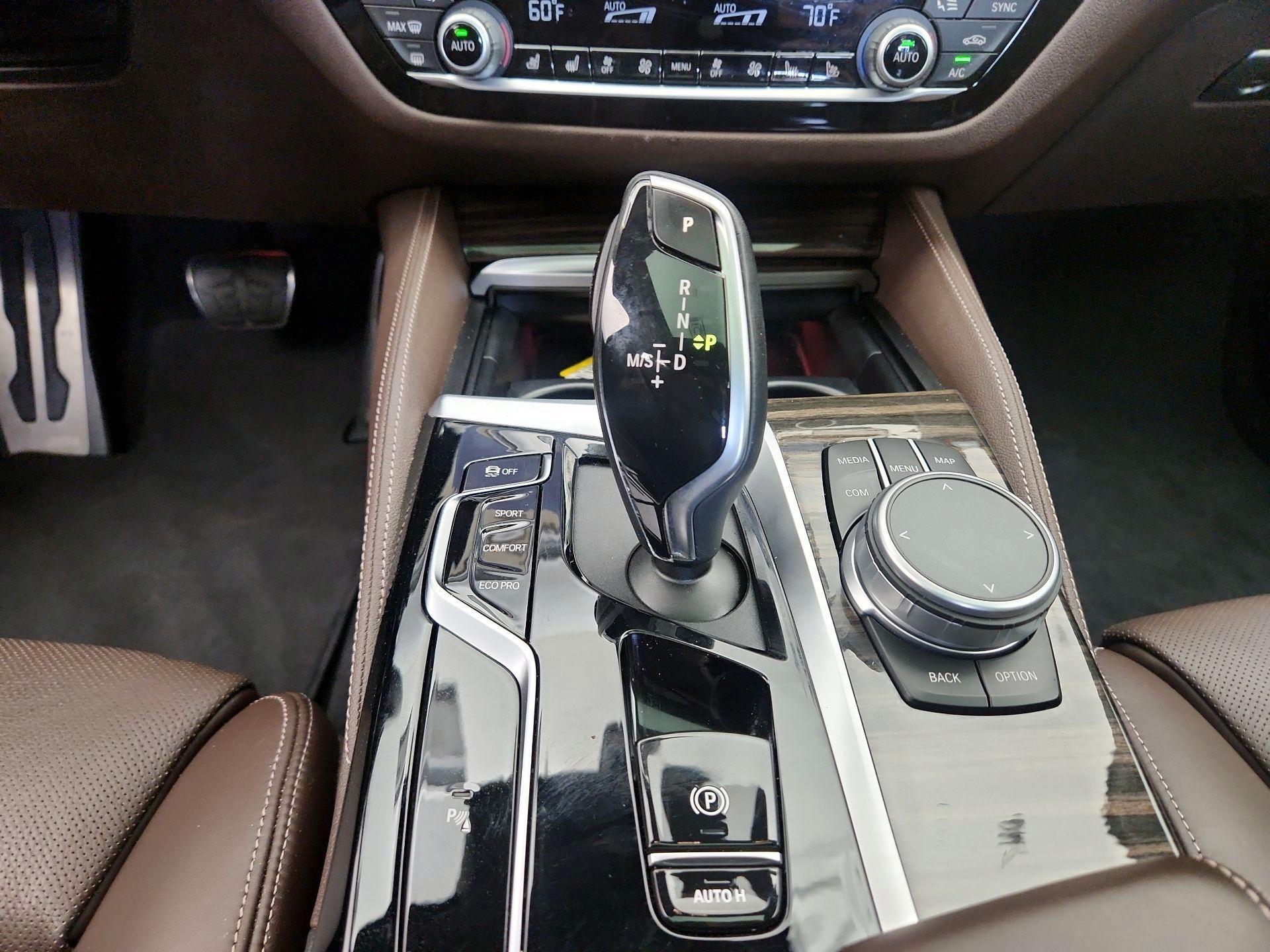 Thumbnail: 2022 BMW 5 Series - 18