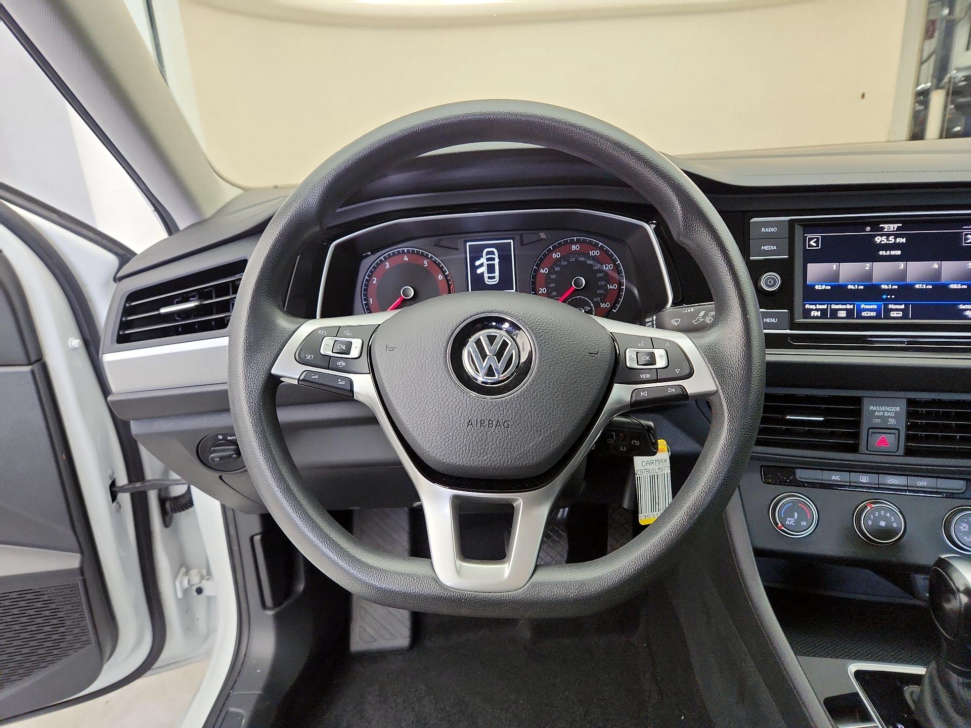 Thumbnail: 2020 Volkswagen Jetta - 10