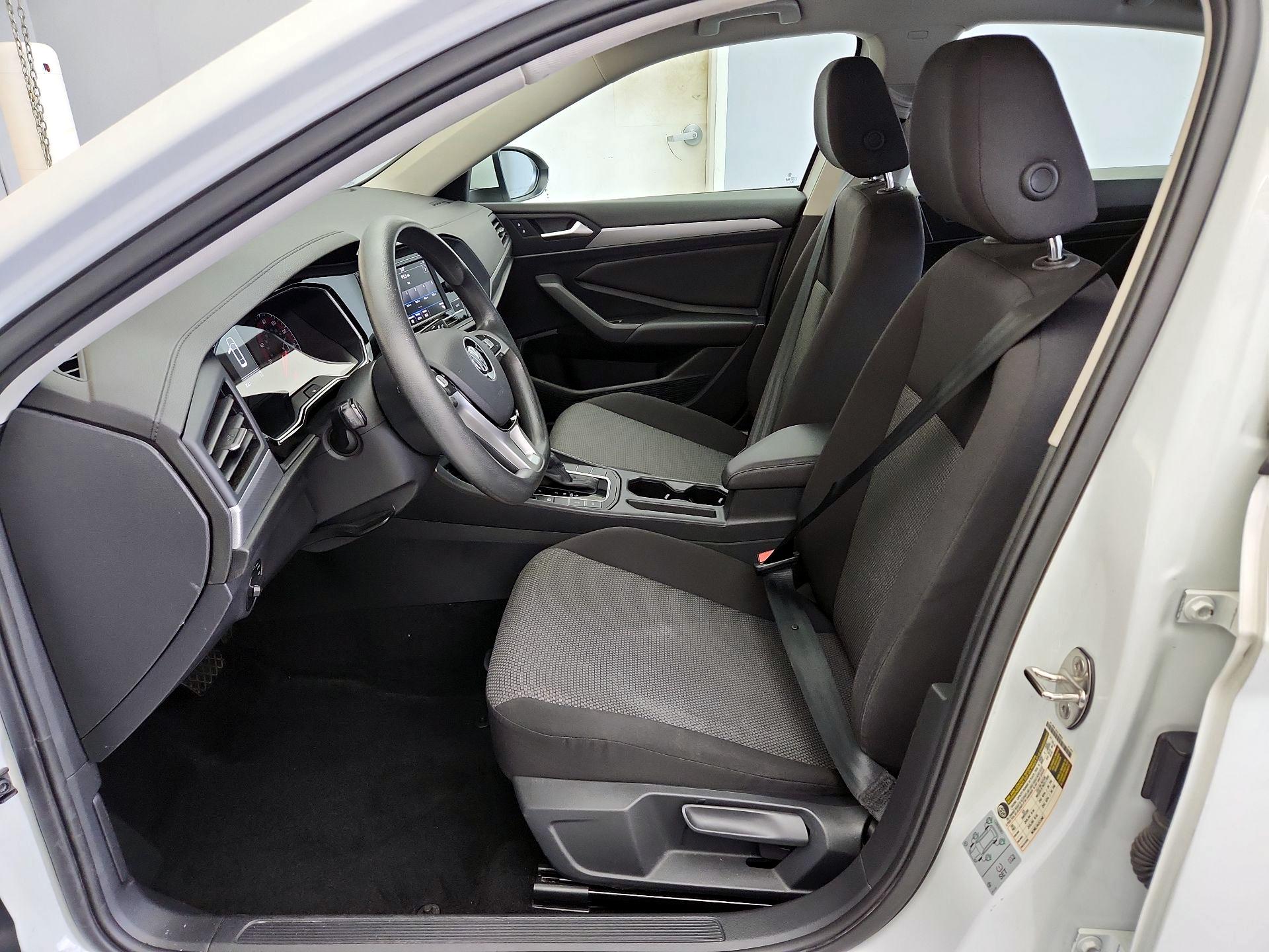 Thumbnail: 2020 Volkswagen Jetta - 11