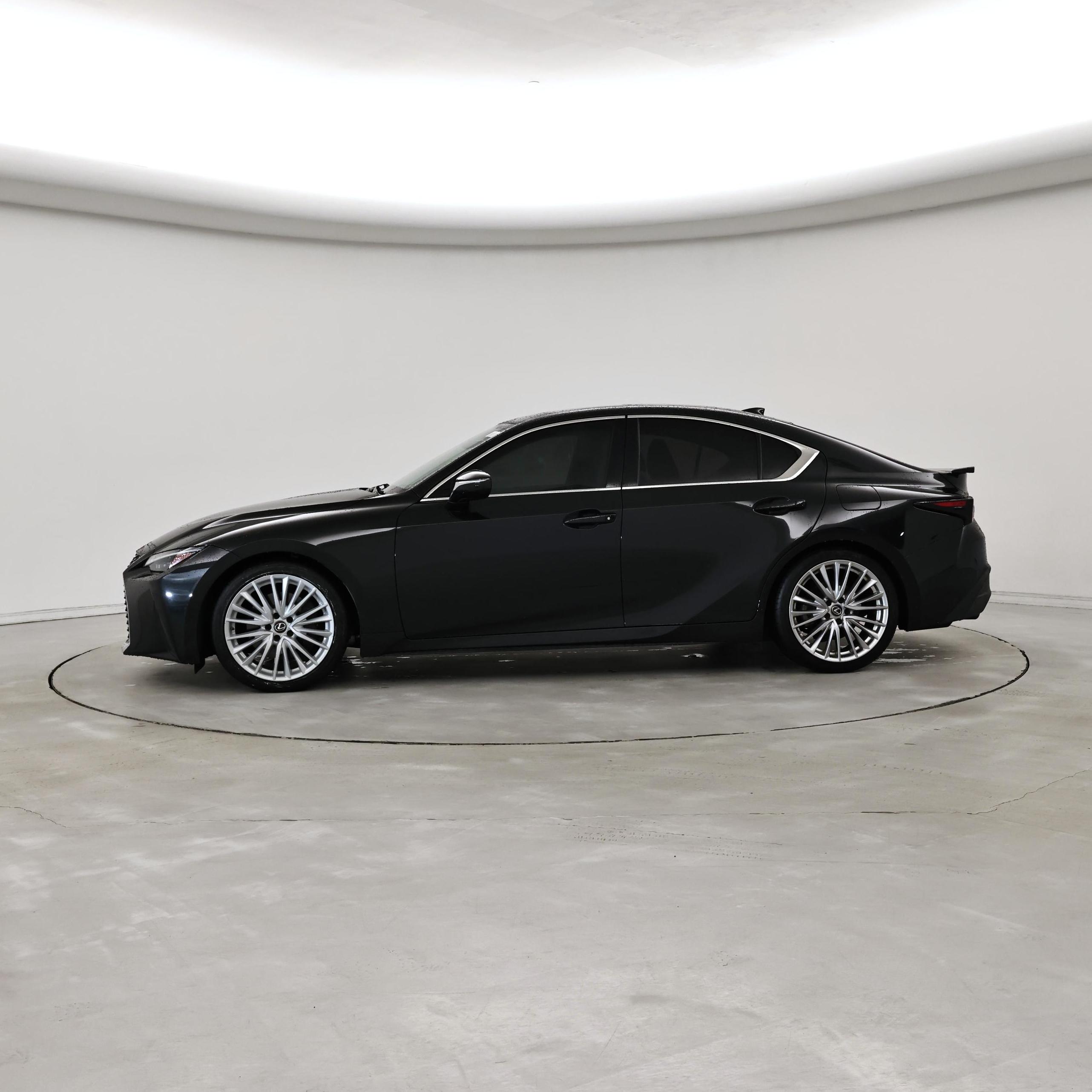 Thumbnail: 2022 Lexus IS - 3