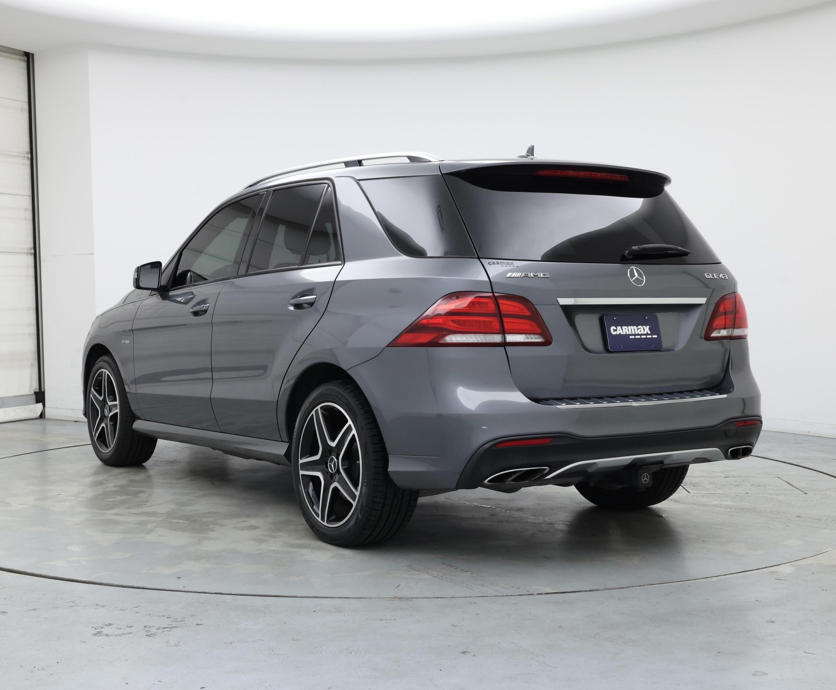 Thumbnail: 2017 Mercedes-Benz GLE - 2