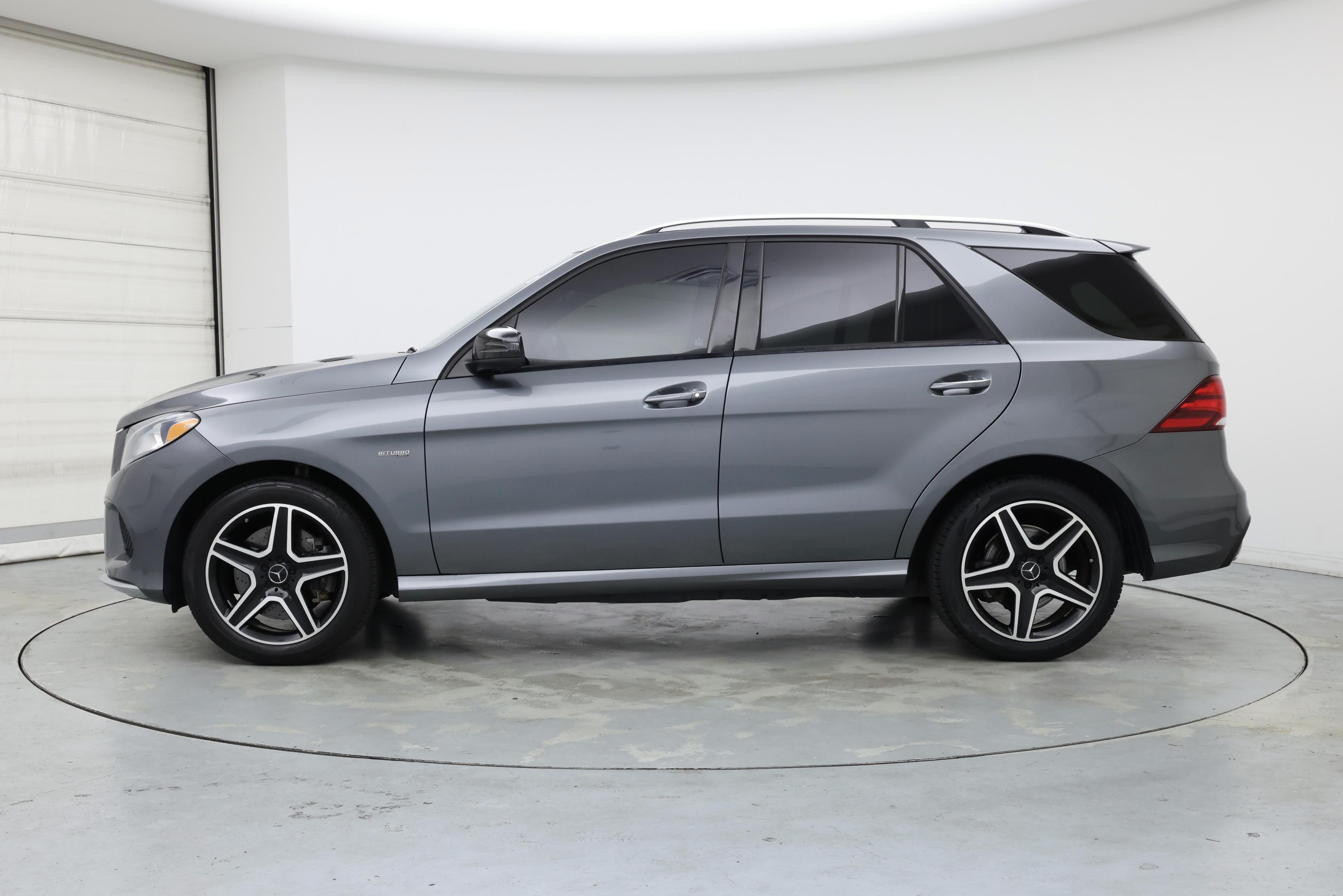Thumbnail: 2017 Mercedes-Benz GLE - 3
