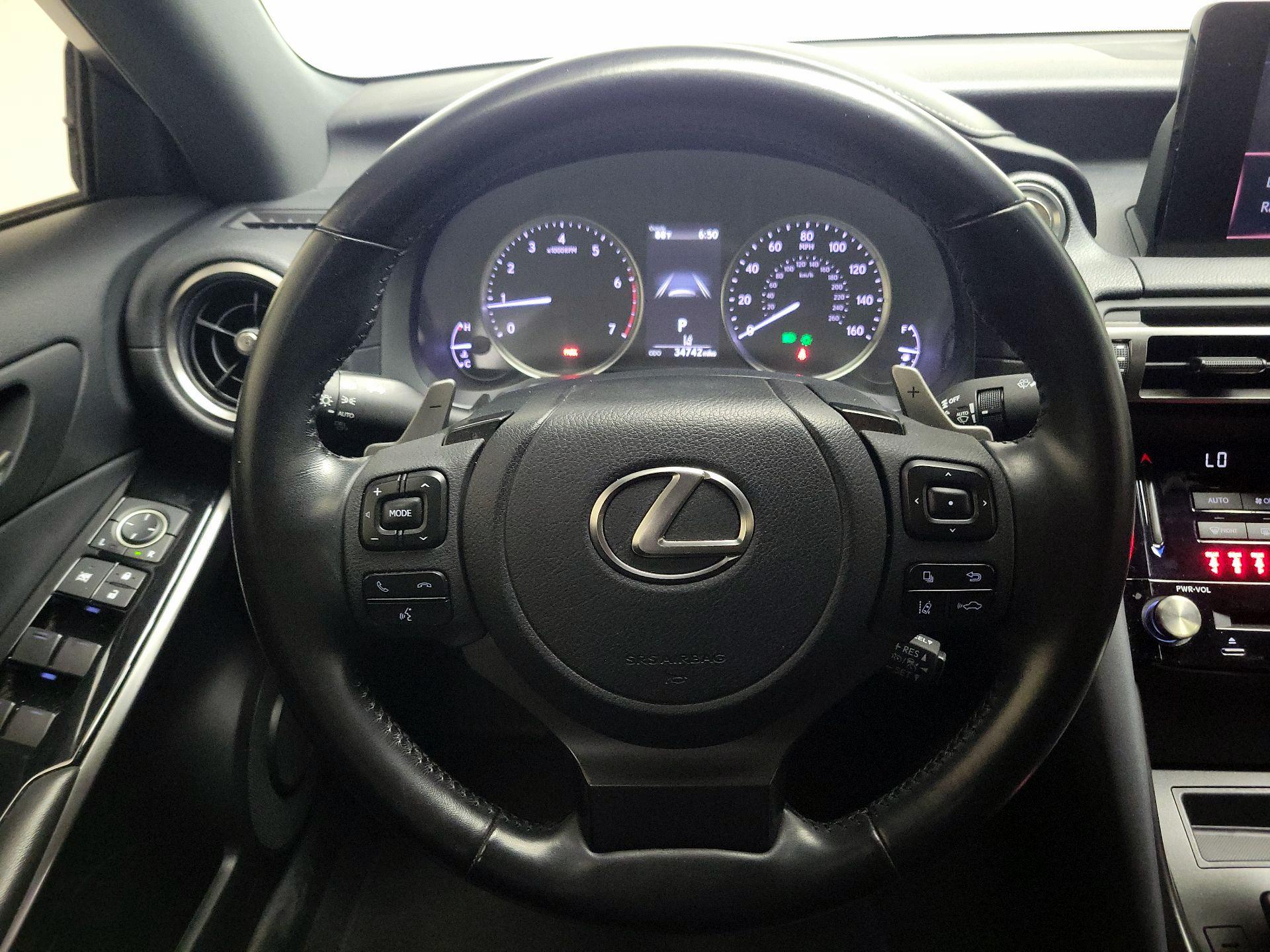 Thumbnail: 2021 Lexus IS - 10