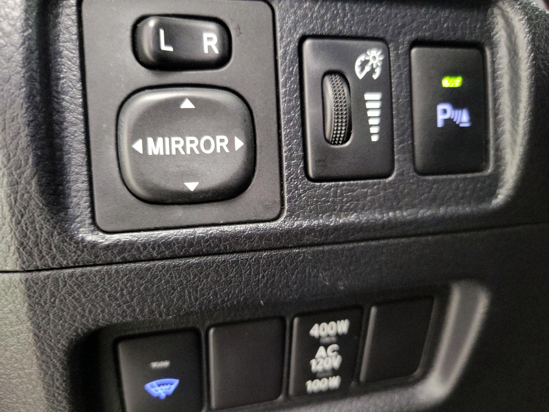 Thumbnail: 2016 Toyota 4Runner - 13