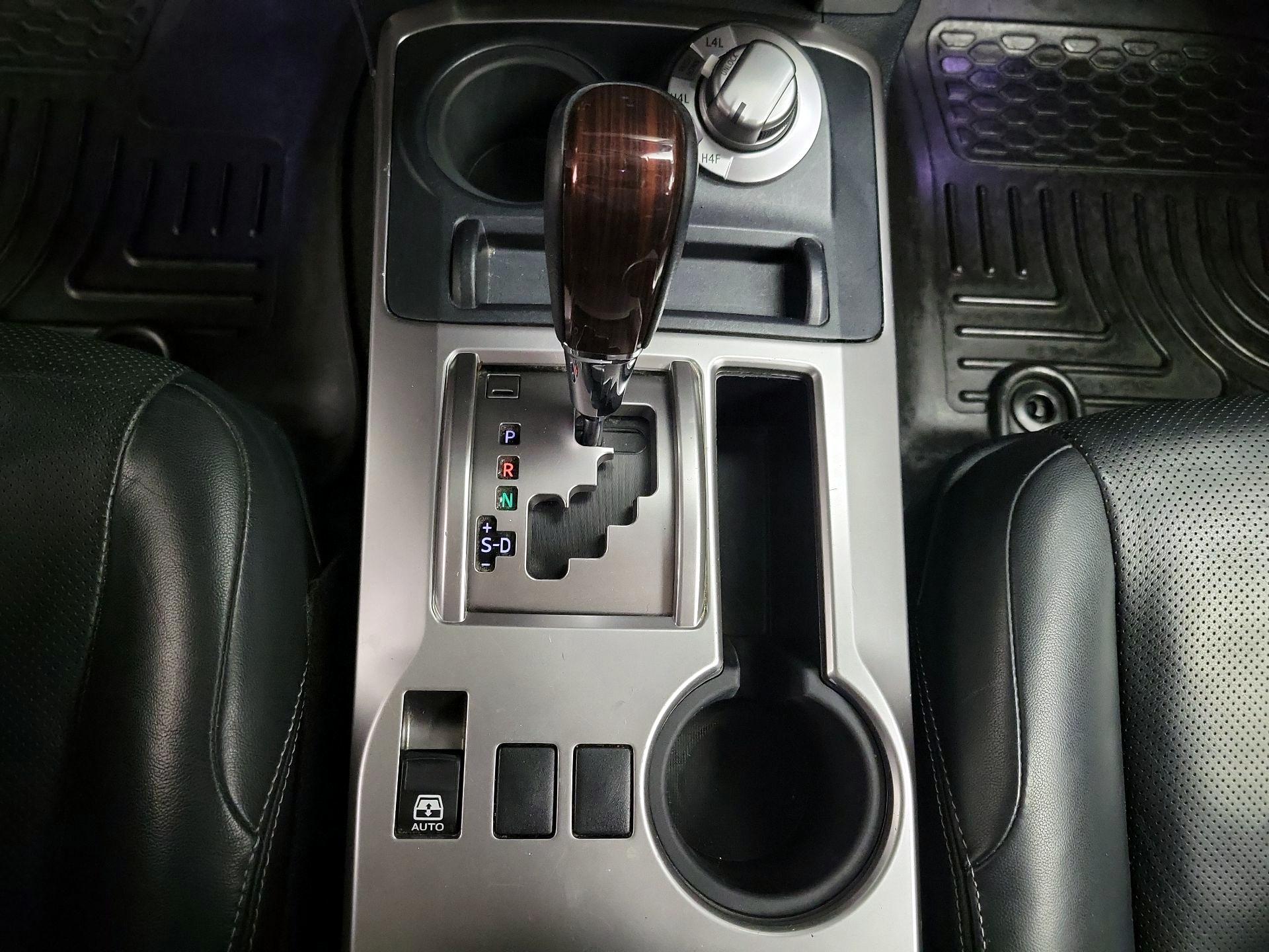 Thumbnail: 2016 Toyota 4Runner - 17
