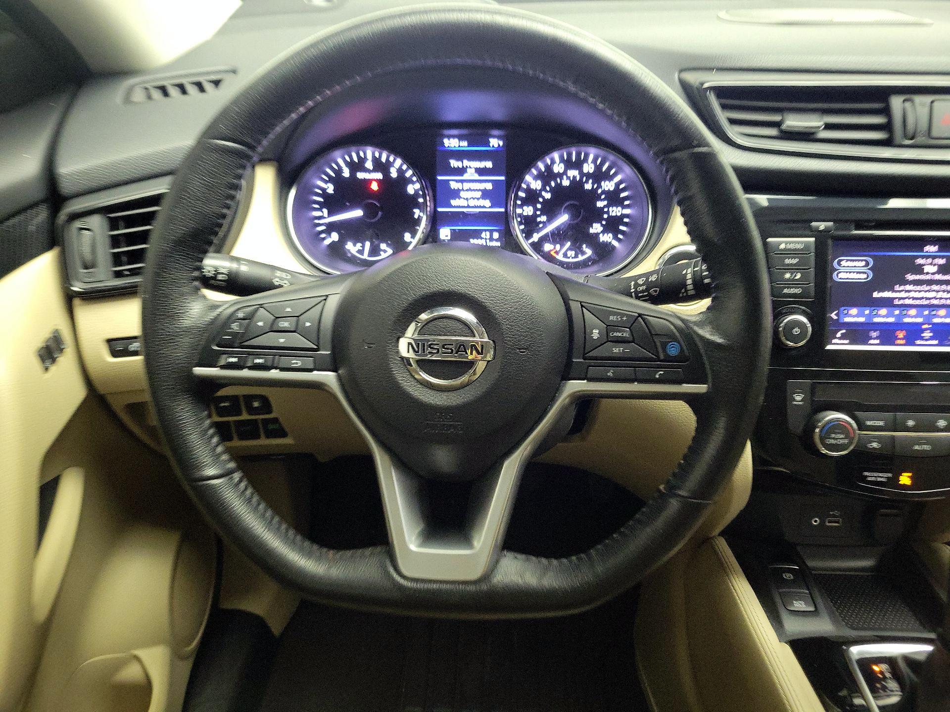 Thumbnail: 2019 Nissan Rogue - 10
