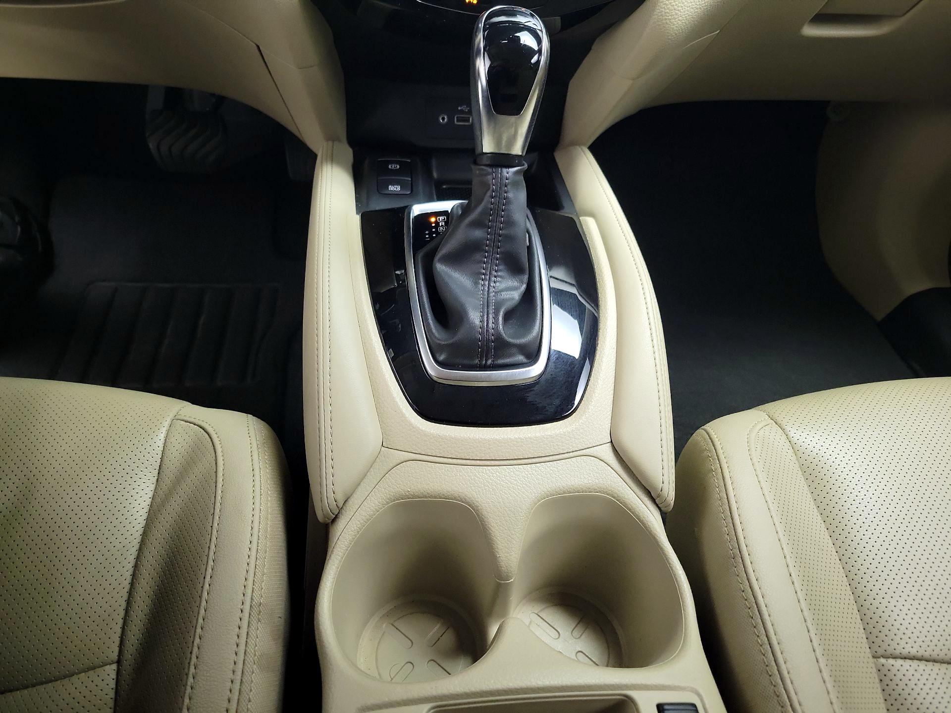 Thumbnail: 2019 Nissan Rogue - 17
