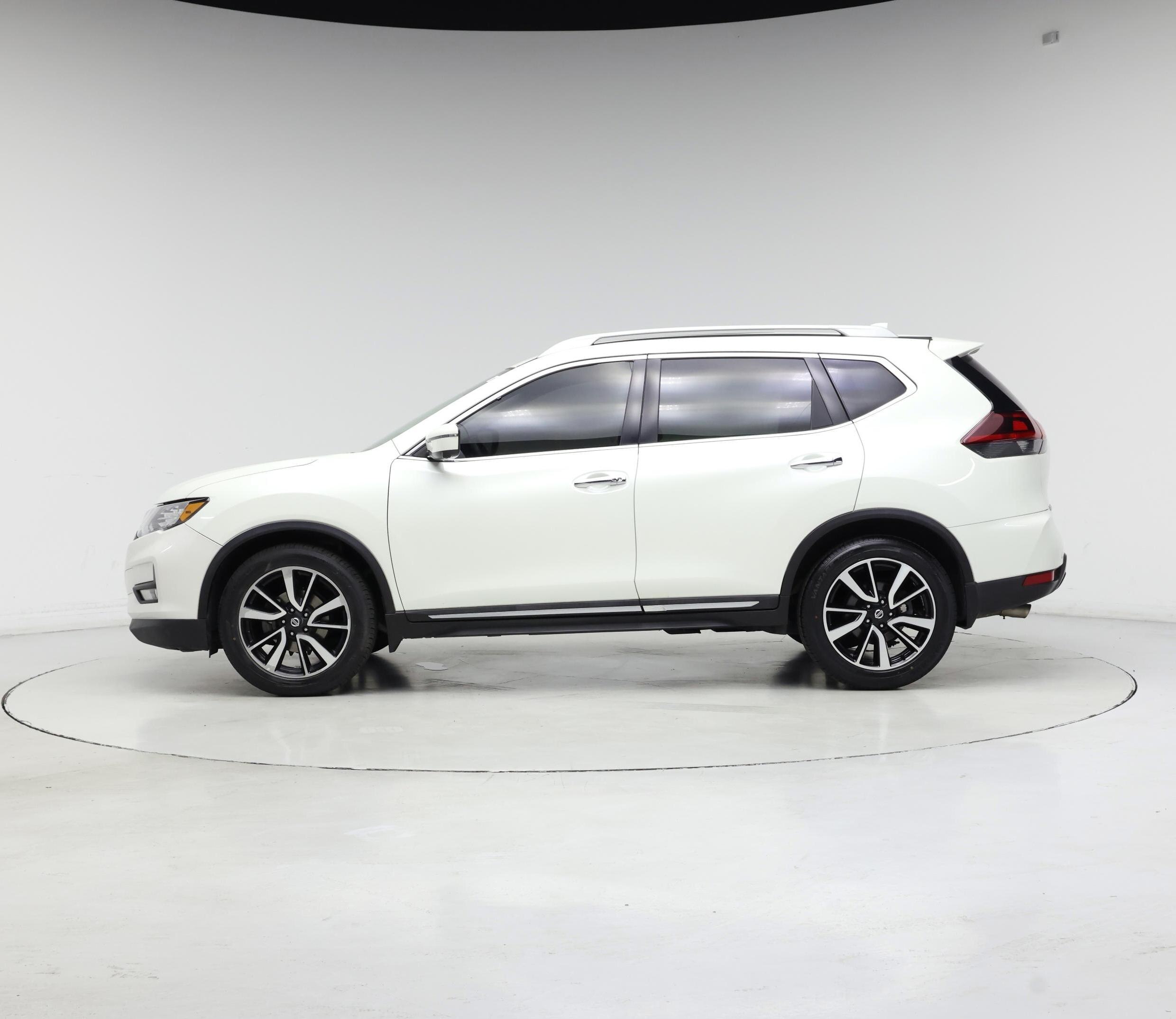 Thumbnail: 2019 Nissan Rogue - 3