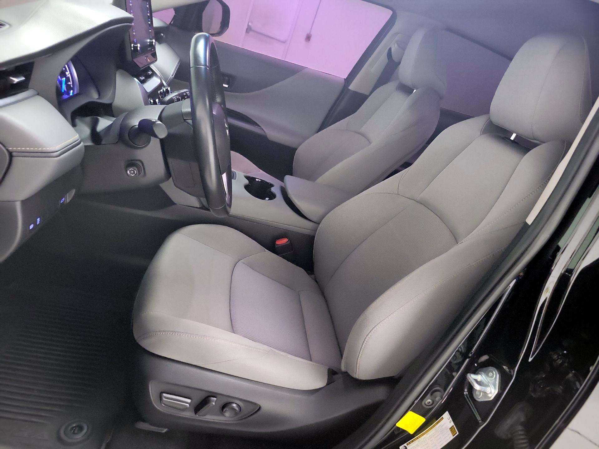 Thumbnail: 2021 Toyota Venza - 11
