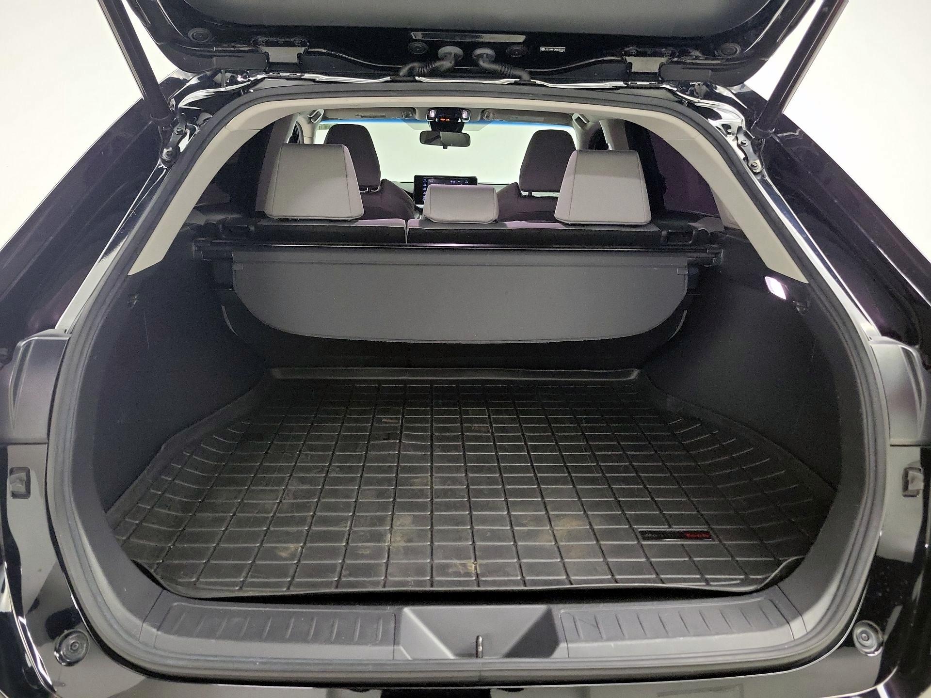 Thumbnail: 2021 Toyota Venza - 20
