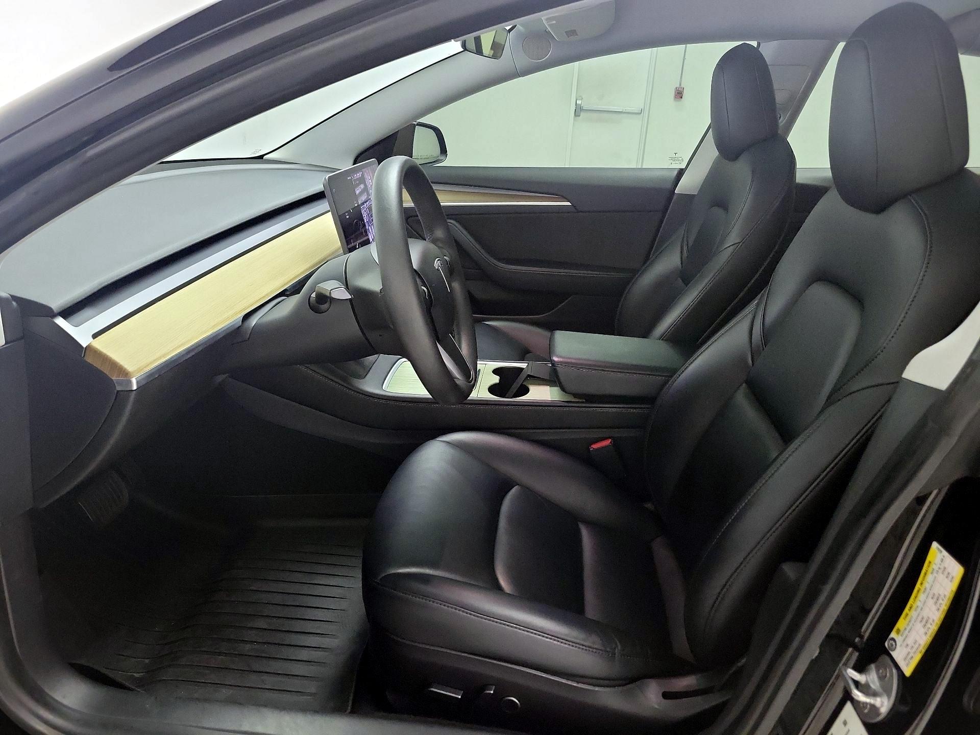 Thumbnail: 2021 Tesla Model 3 - 11