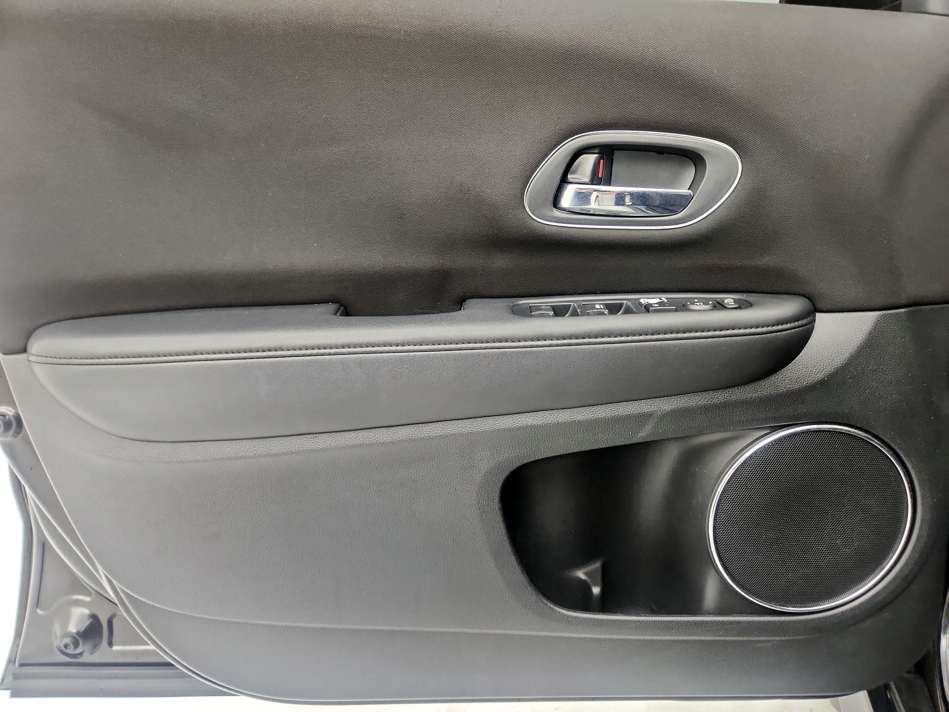Thumbnail: 2016 Honda HR-V - 12
