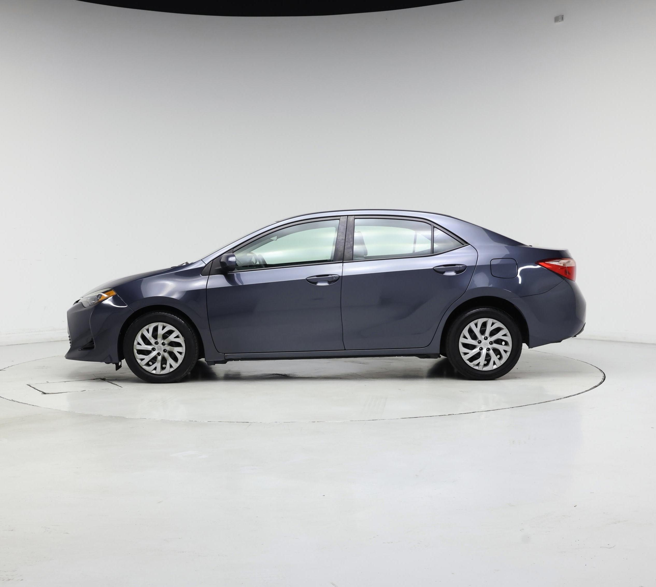 Thumbnail: 2018 Toyota Corolla - 3