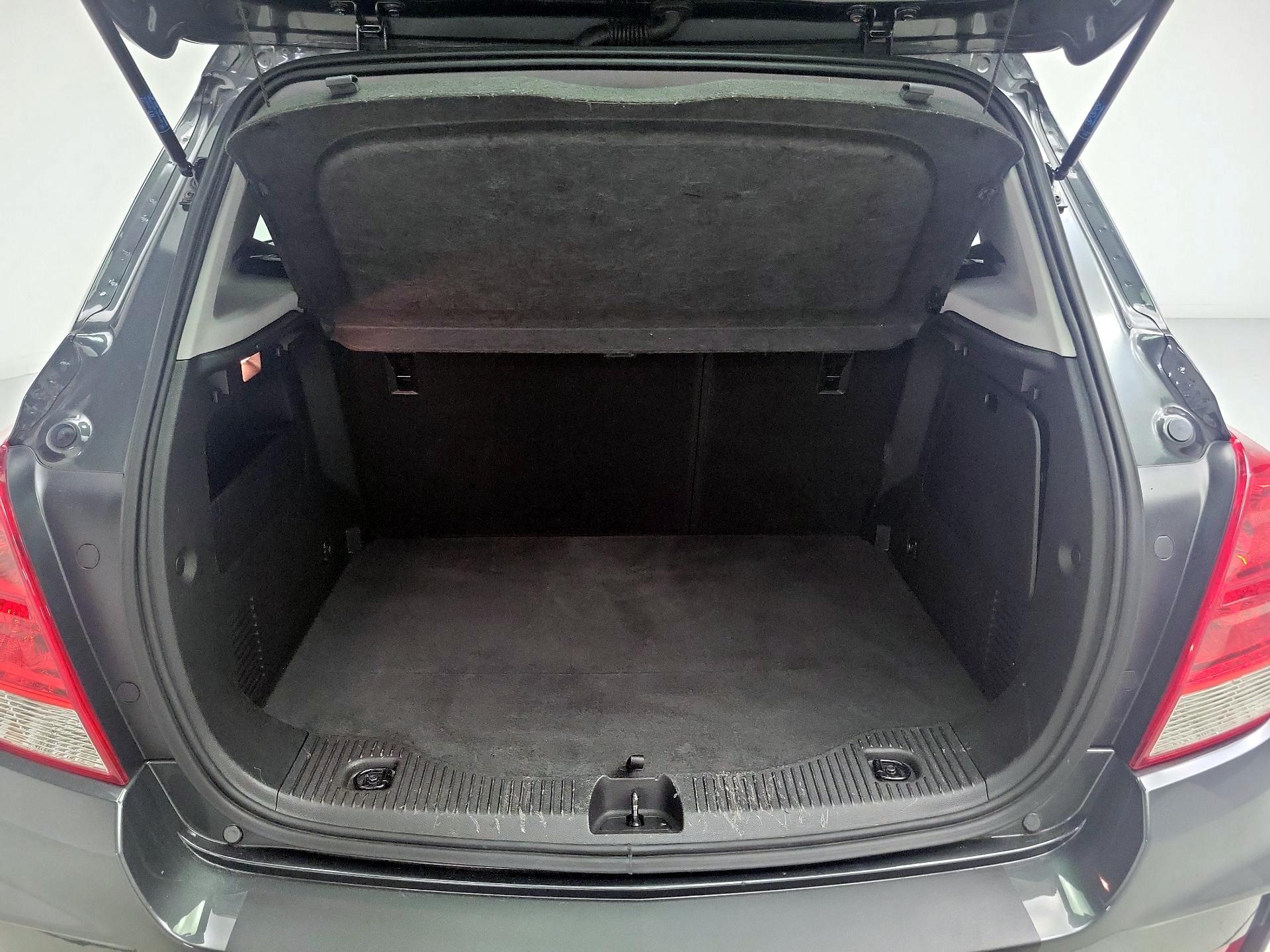 Thumbnail: 2020 Chevrolet Trax - 20