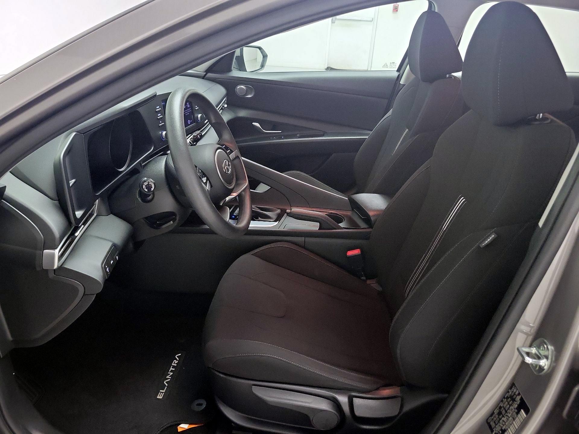Thumbnail: 2021 Hyundai Elantra - 11