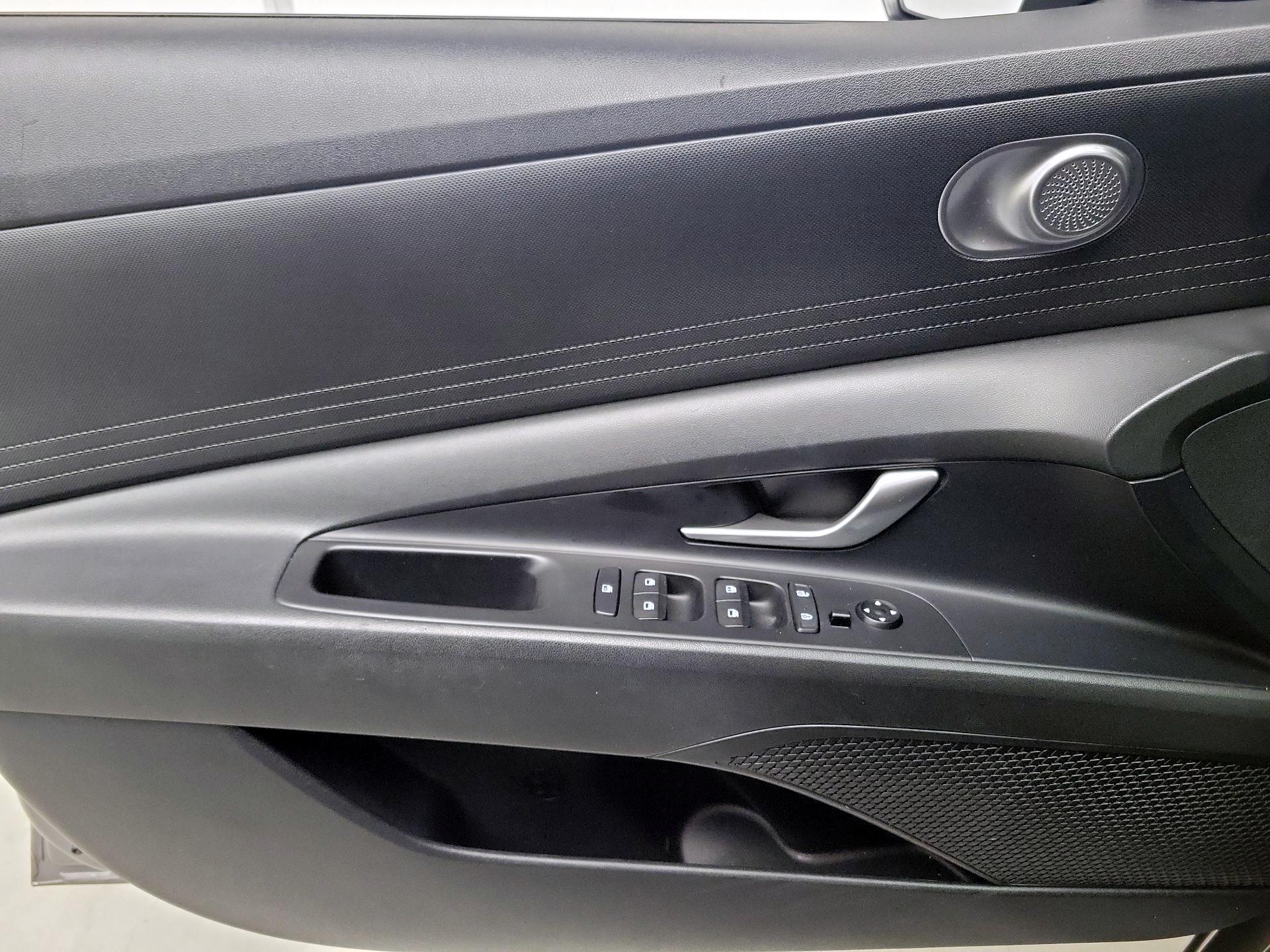 Thumbnail: 2021 Hyundai Elantra - 12