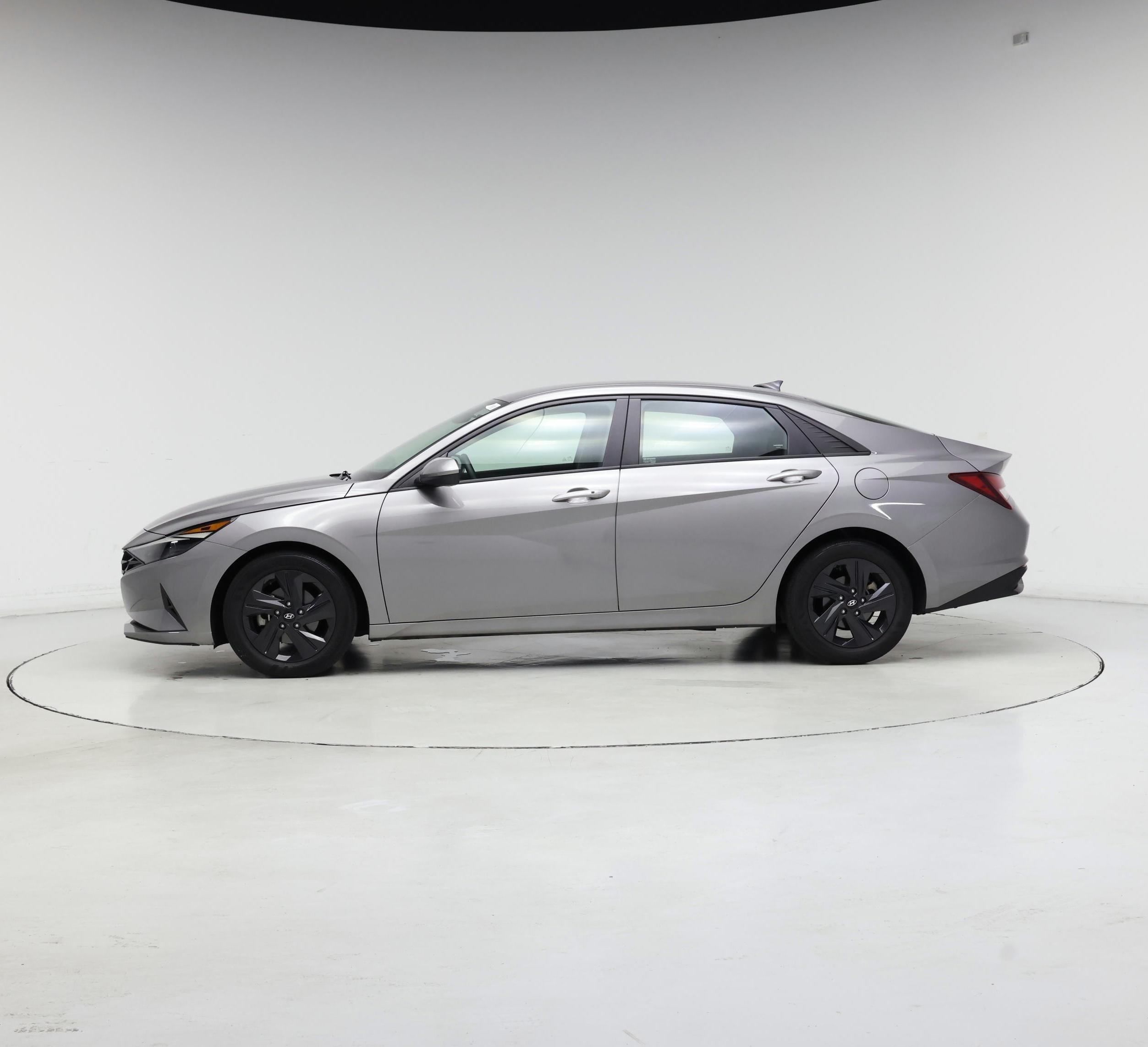 Thumbnail: 2021 Hyundai Elantra - 3