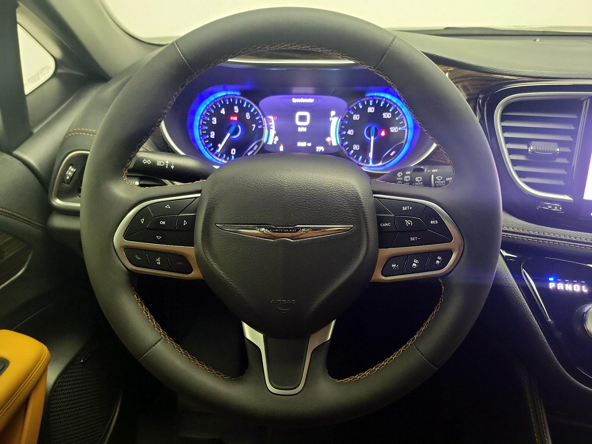 Thumbnail: 2022 Chrysler Pacifica - 10